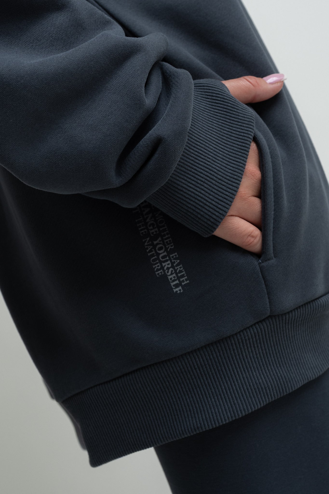 GRAPHITE ZIP-UP HOODIE - NIKO