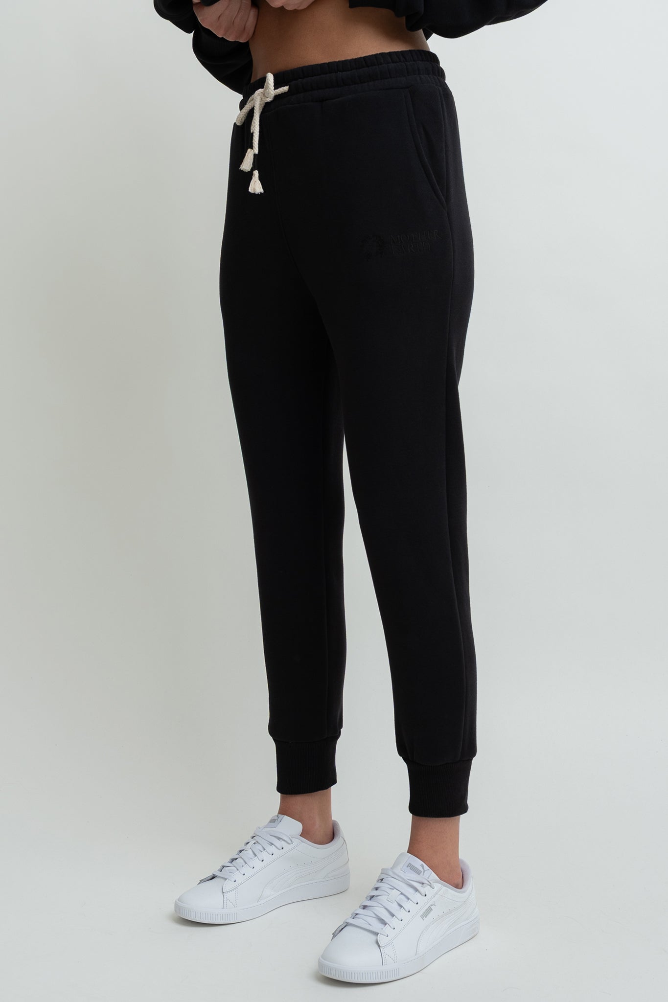 BLACK JOGGER SWEATPANTS - BEGERA