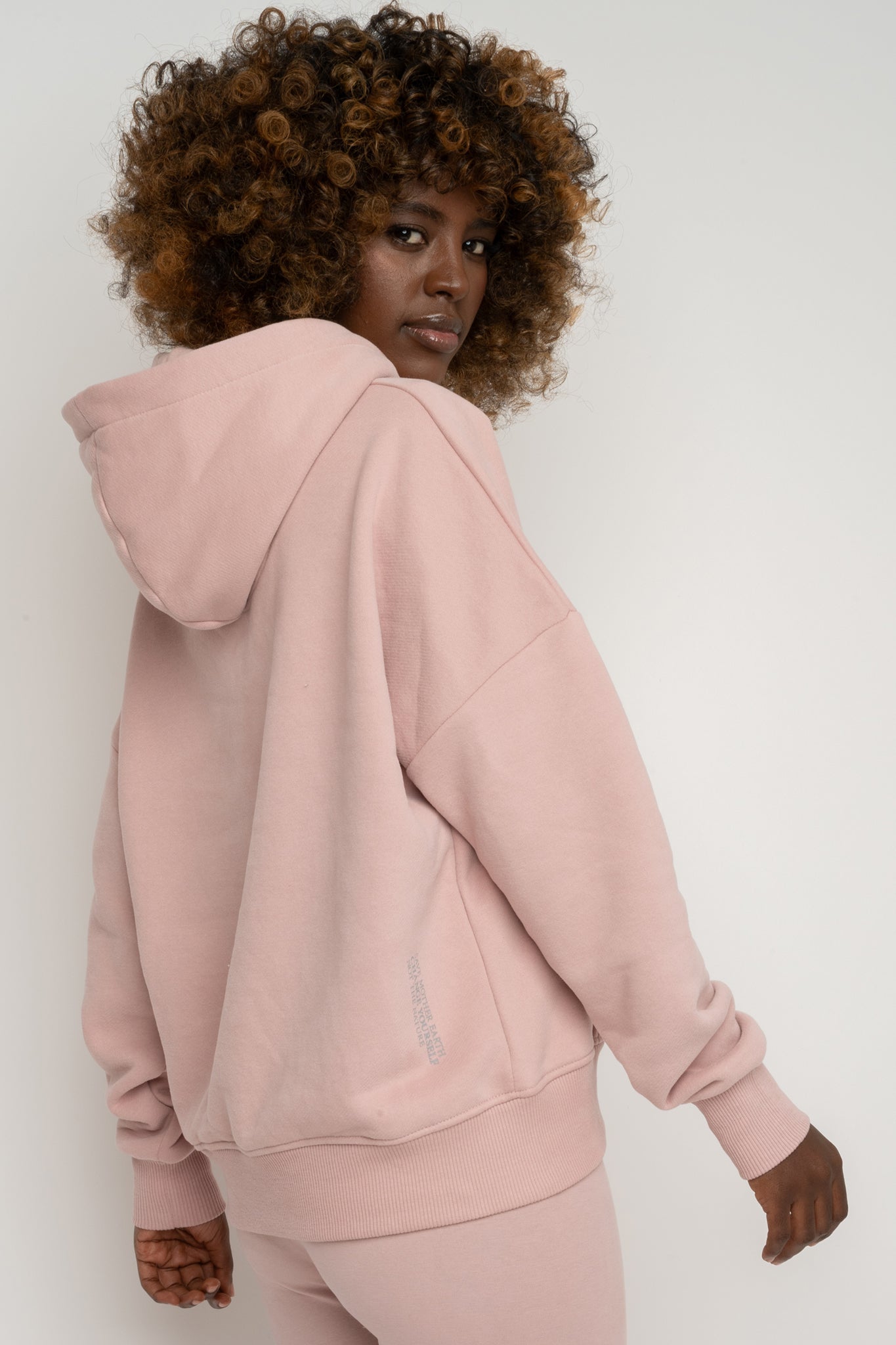 HOODED SWEATSHIRT LIGHT PINK – MURIA