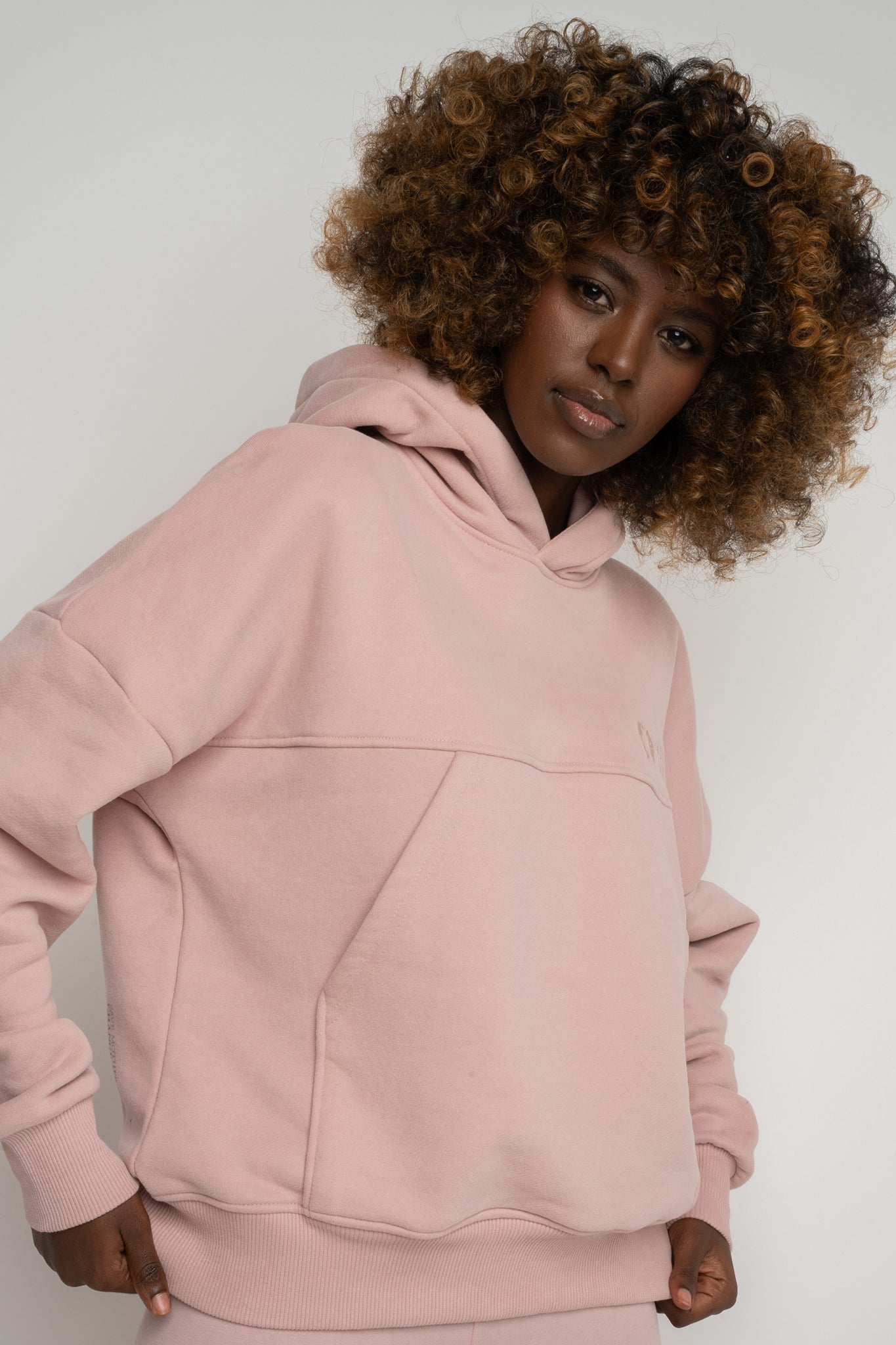 HOODED SWEATSHIRT LIGHT PINK – MURIA