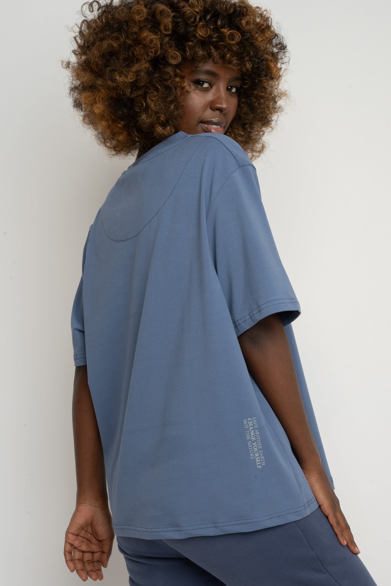 NAVY T-SHIRT - OYSTER