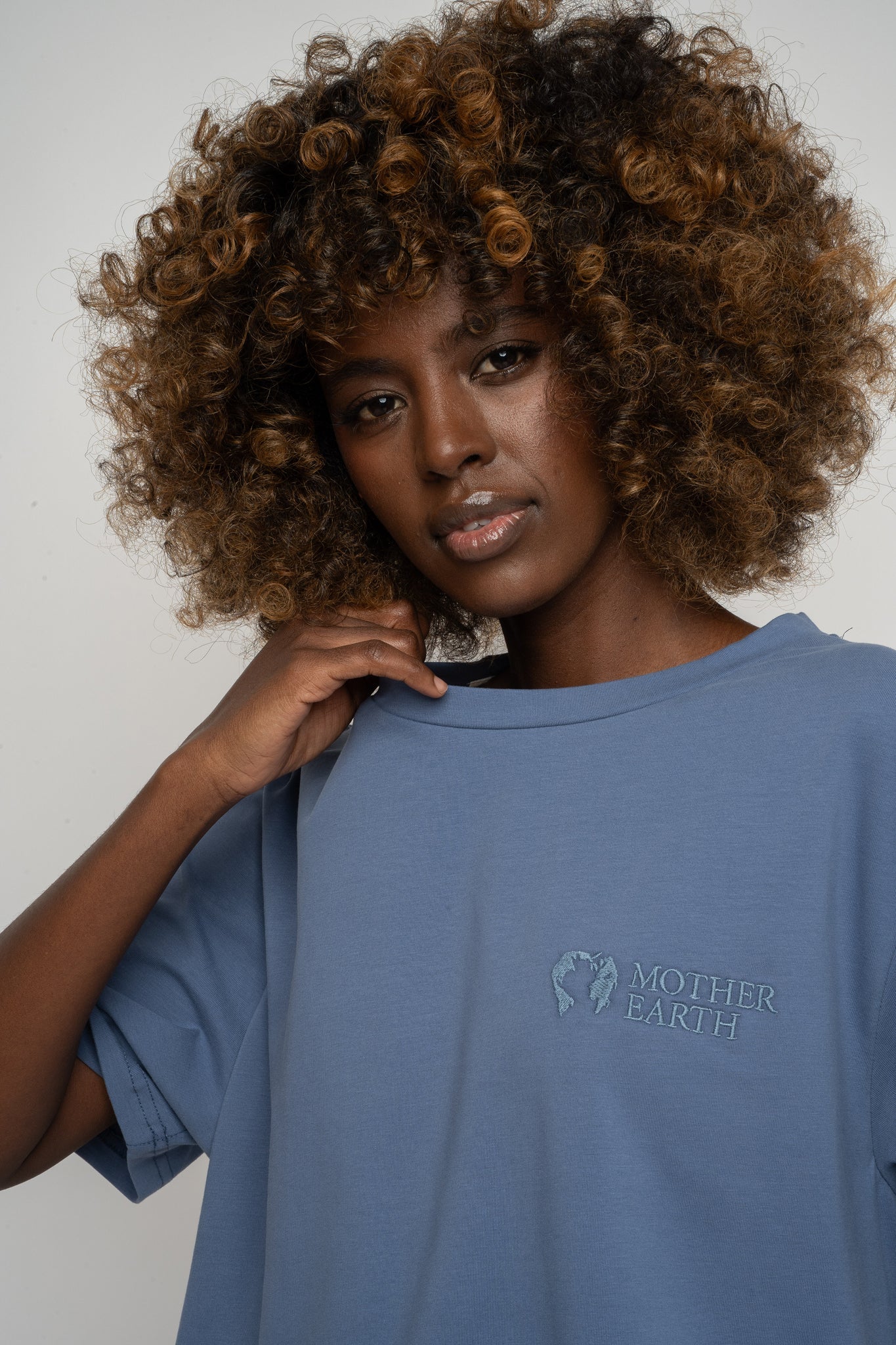 NAVY T-SHIRT - OYSTER