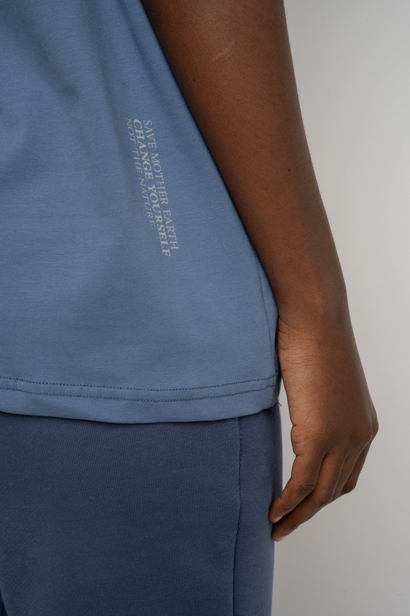 NAVY T-SHIRT - OYSTER