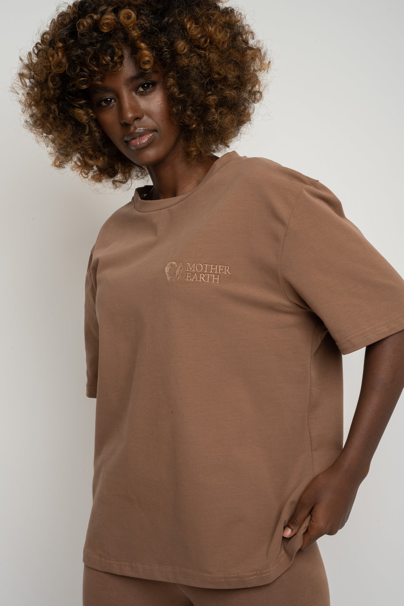 BROWN T-SHIRT - OYSTER