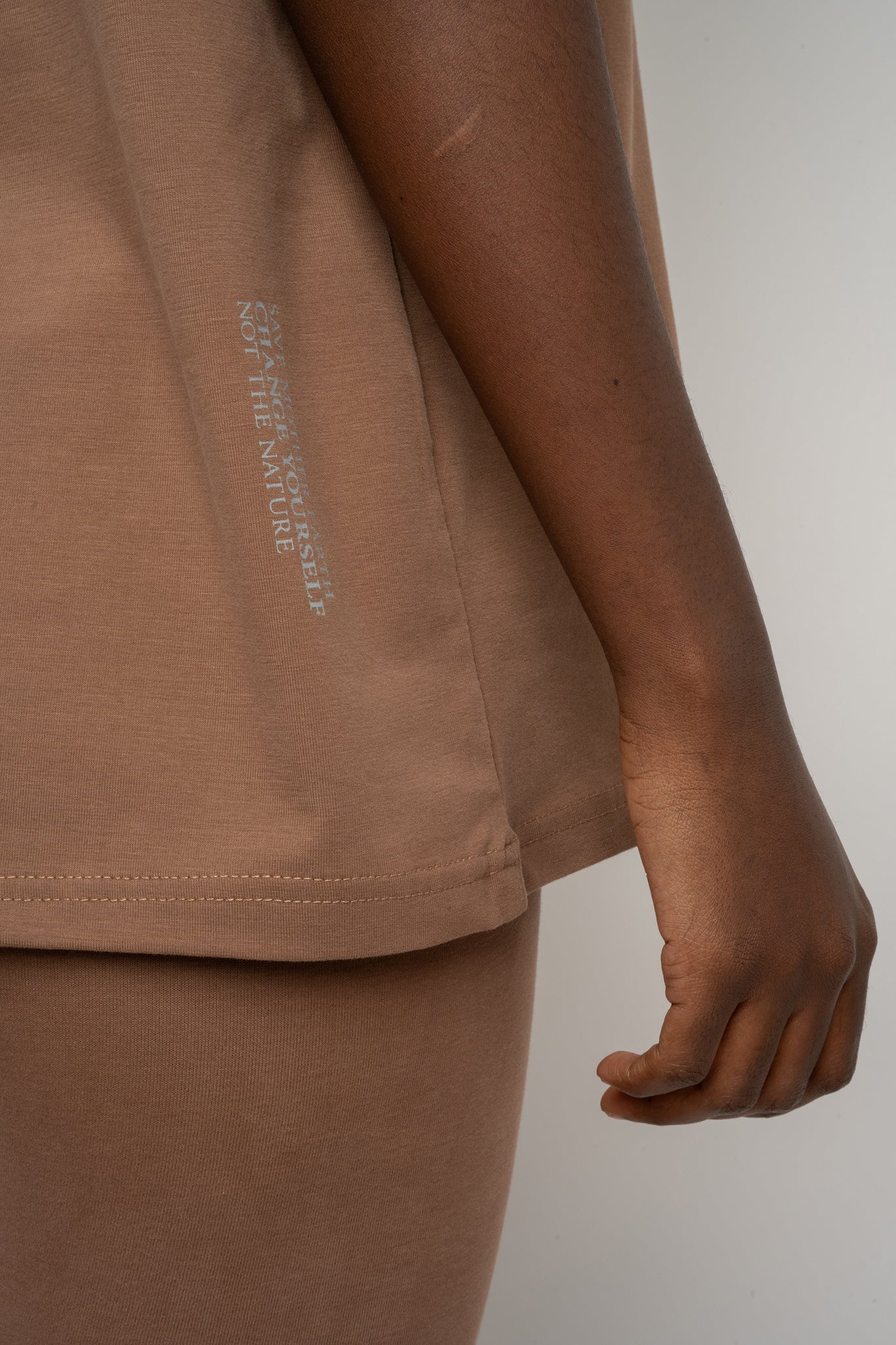 BROWN T-SHIRT - OYSTER