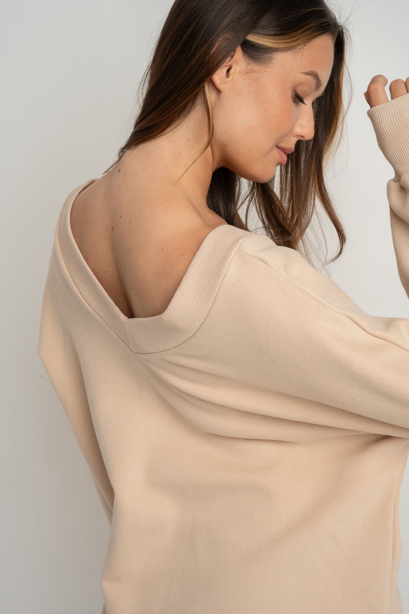 BEIGE OVERSIZED V-NECK SWEATSHIRT – BISCOE
