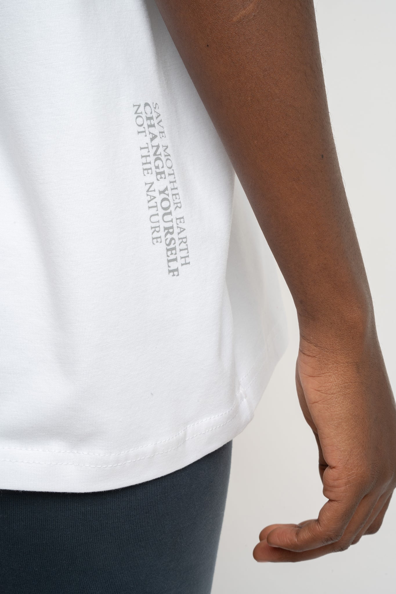 WHITE T-SHIRT - OYSTER