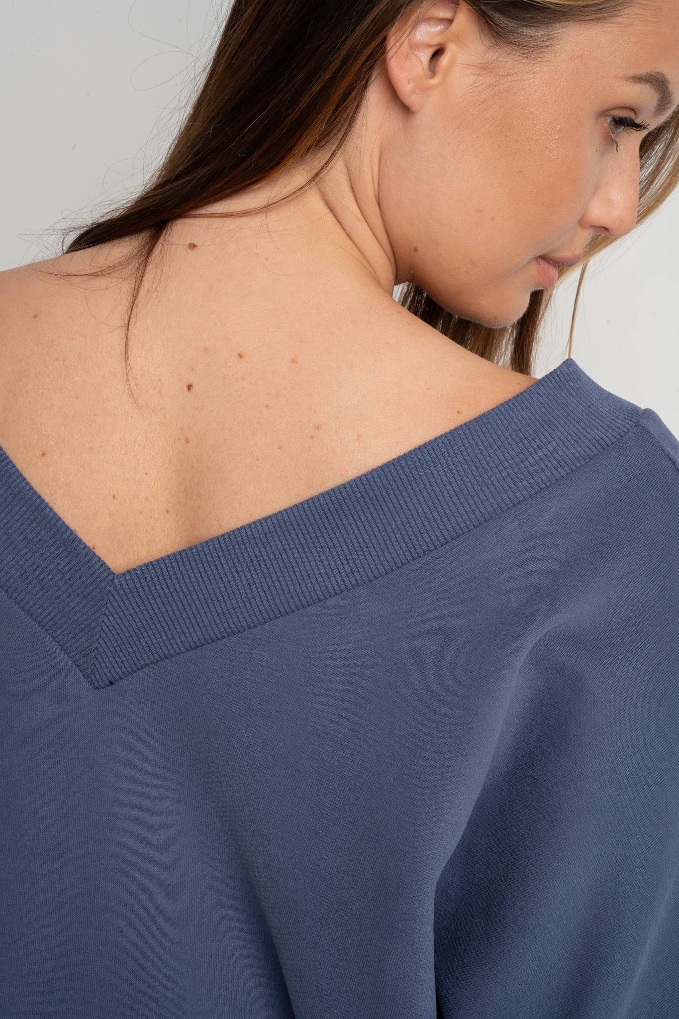 NAVY BLUE OVERSIZED V-NECK SWEATSHIRT – BISCOE