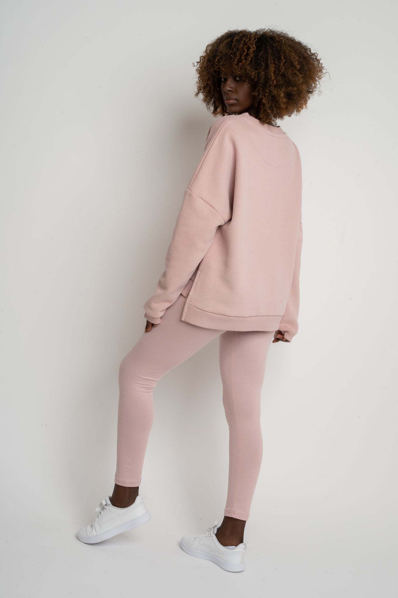 REGULAR FIT SWEATSHIRT WITH A LONGER BACK LIGHT PINK - COOK