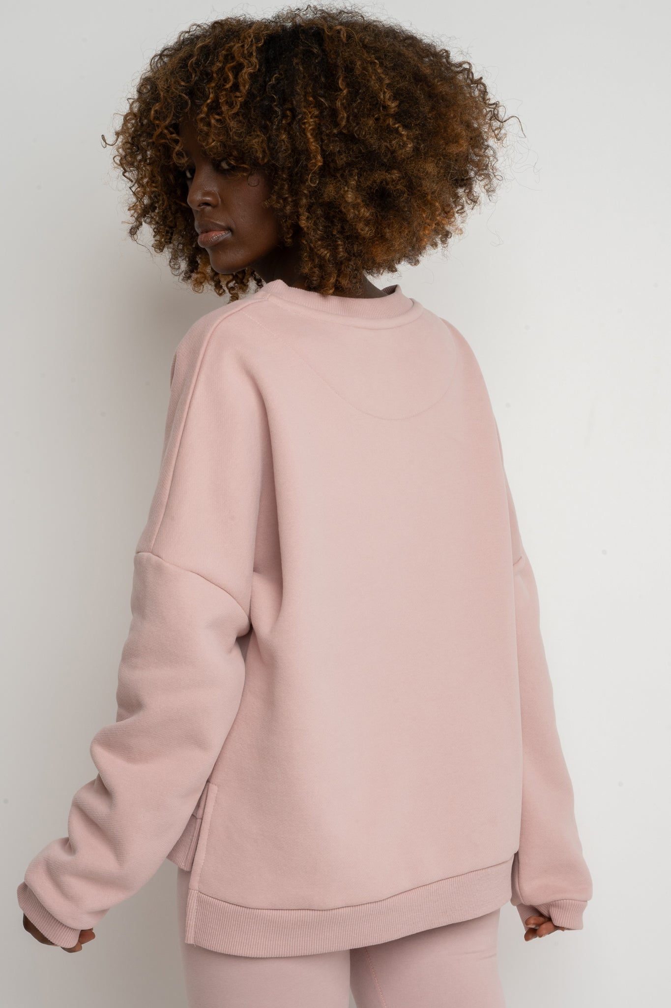 REGULAR FIT SWEATSHIRT WITH A LONGER BACK LIGHT PINK - COOK