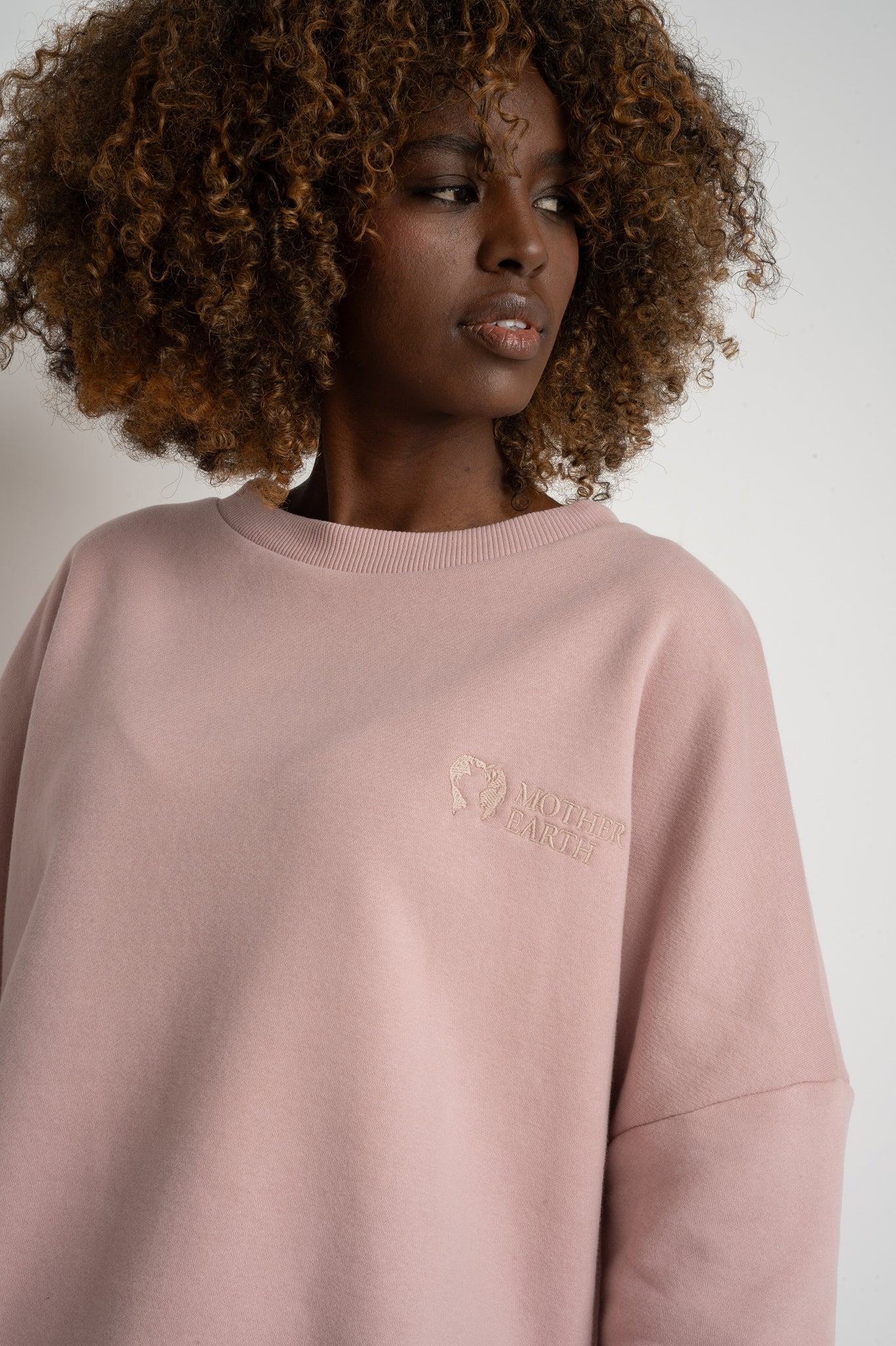 REGULAR FIT SWEATSHIRT WITH A LONGER BACK LIGHT PINK - COOK