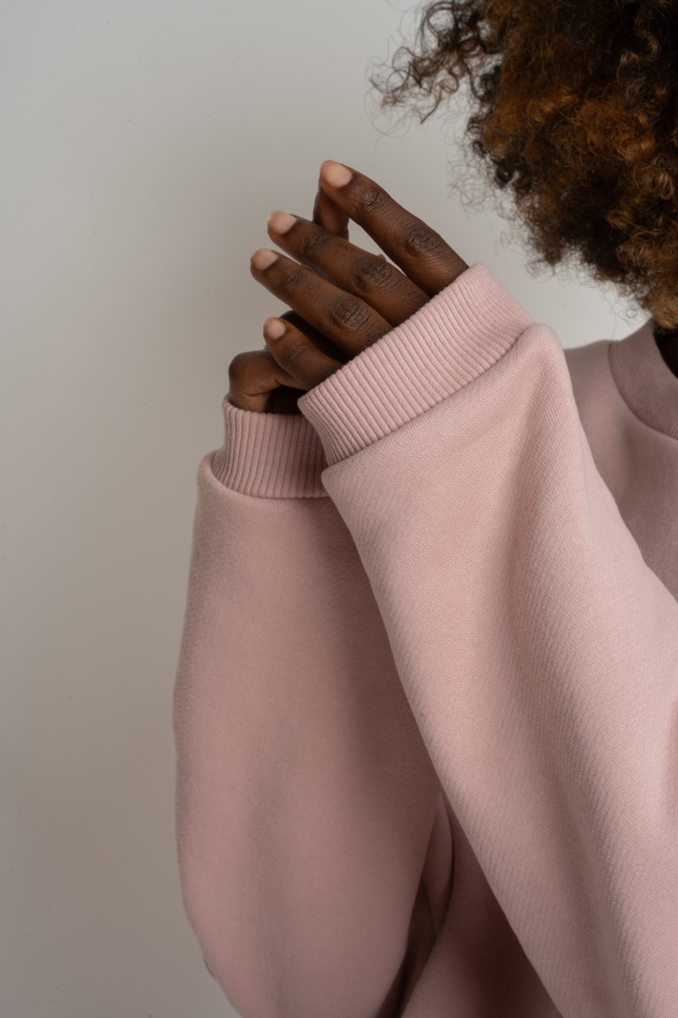 REGULAR FIT SWEATSHIRT WITH A LONGER BACK LIGHT PINK - COOK