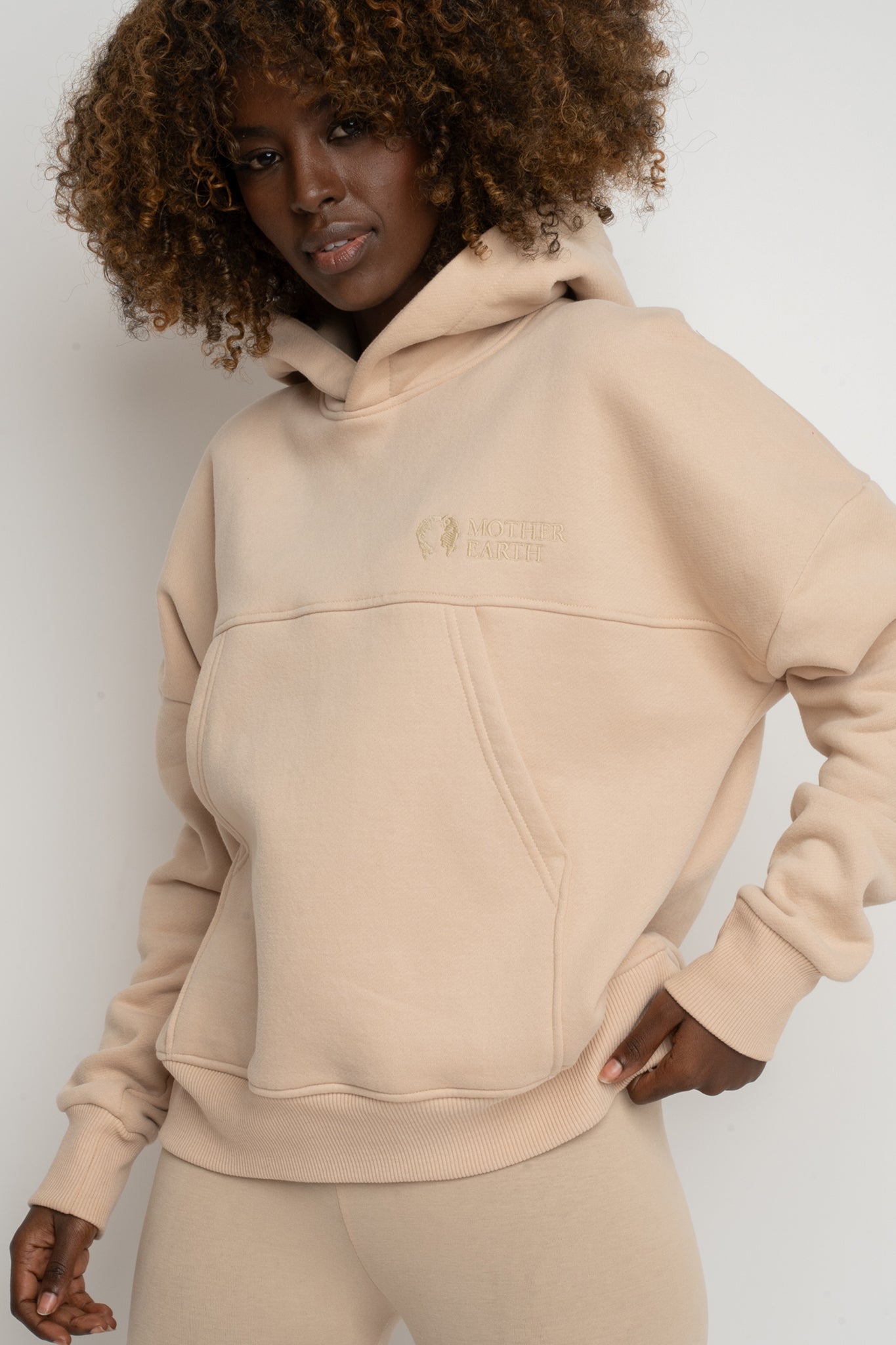 HOODED SWEATSHIRT BEIGE – MURIA