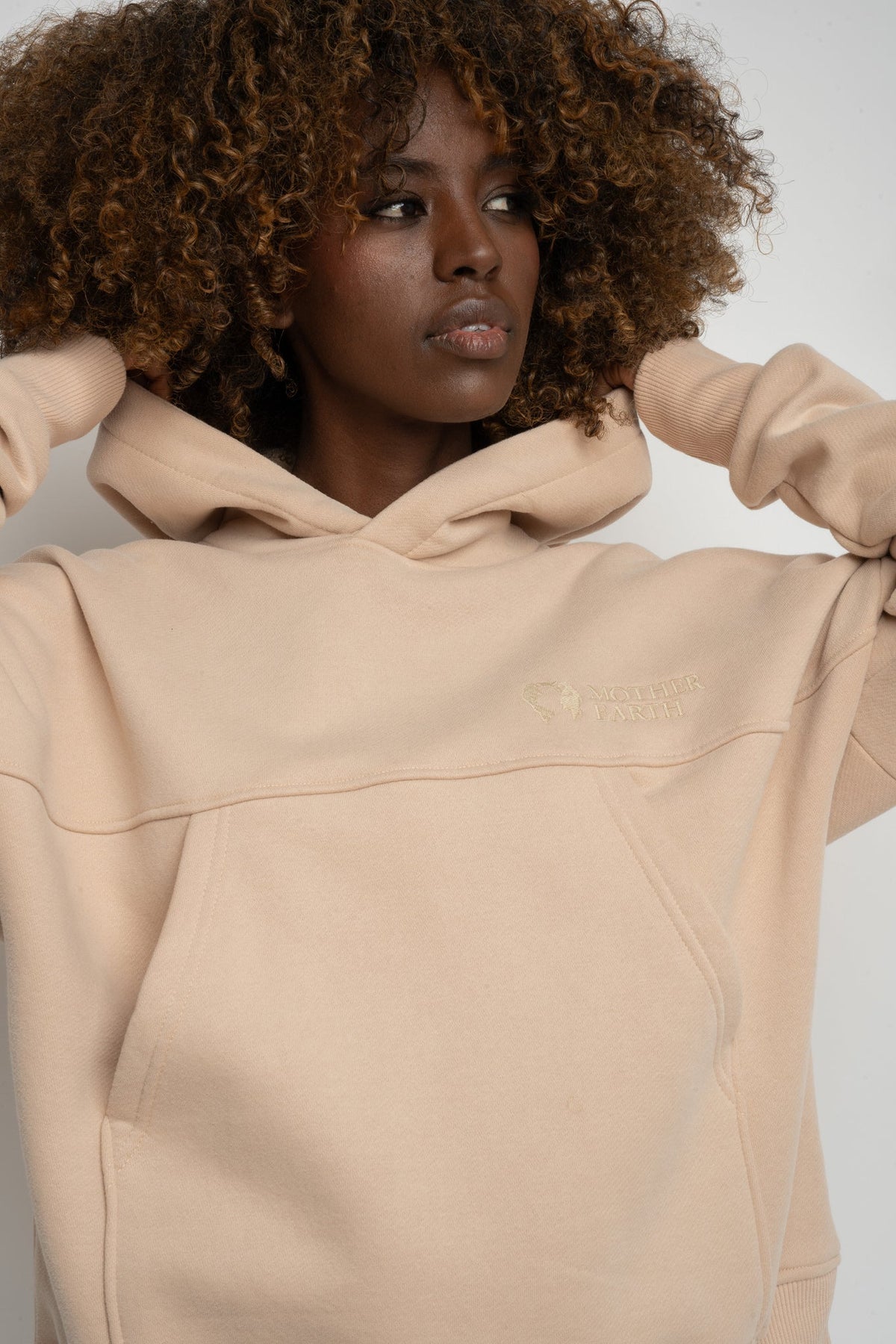 HOODED SWEATSHIRT BEIGE – MURIA