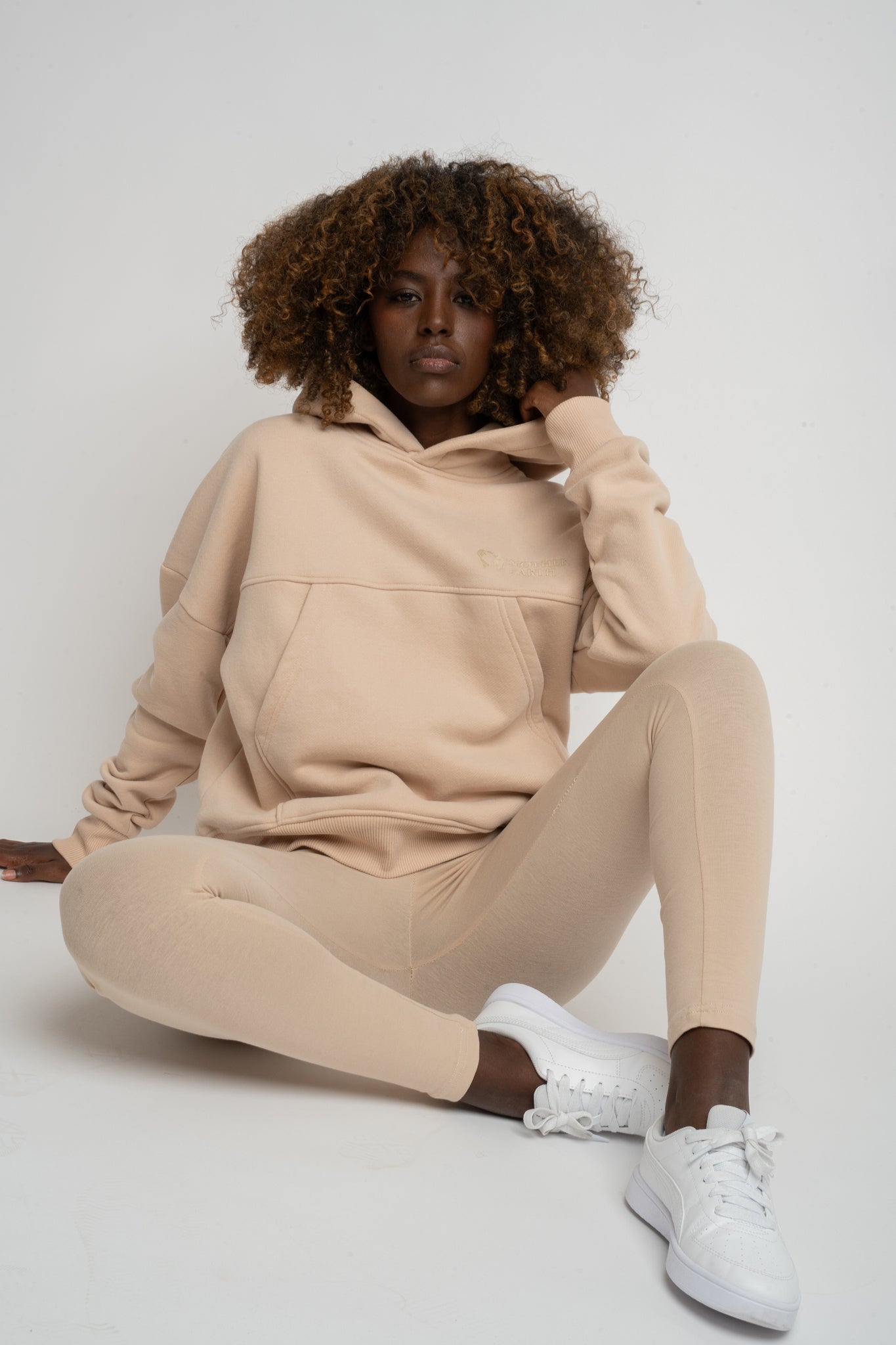 HOODED SWEATSHIRT BEIGE – MURIA