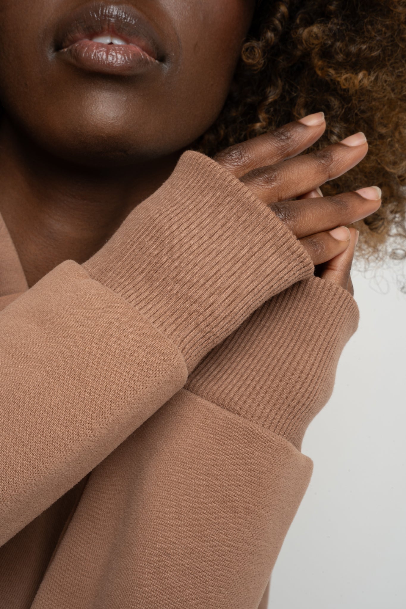 HOODED SWEATSHIRT BROWN – MURIA