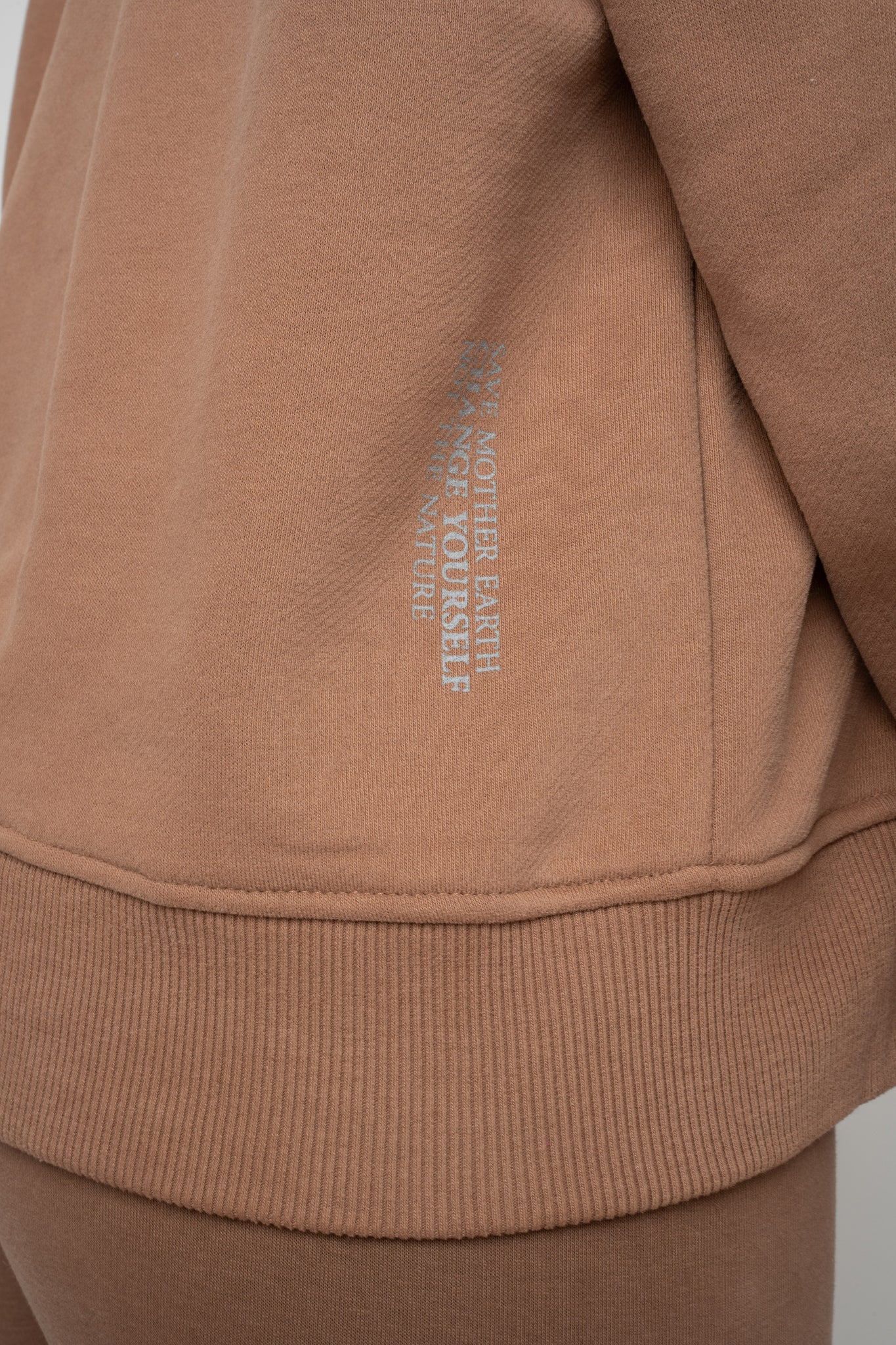 HOODED SWEATSHIRT BROWN – MURIA