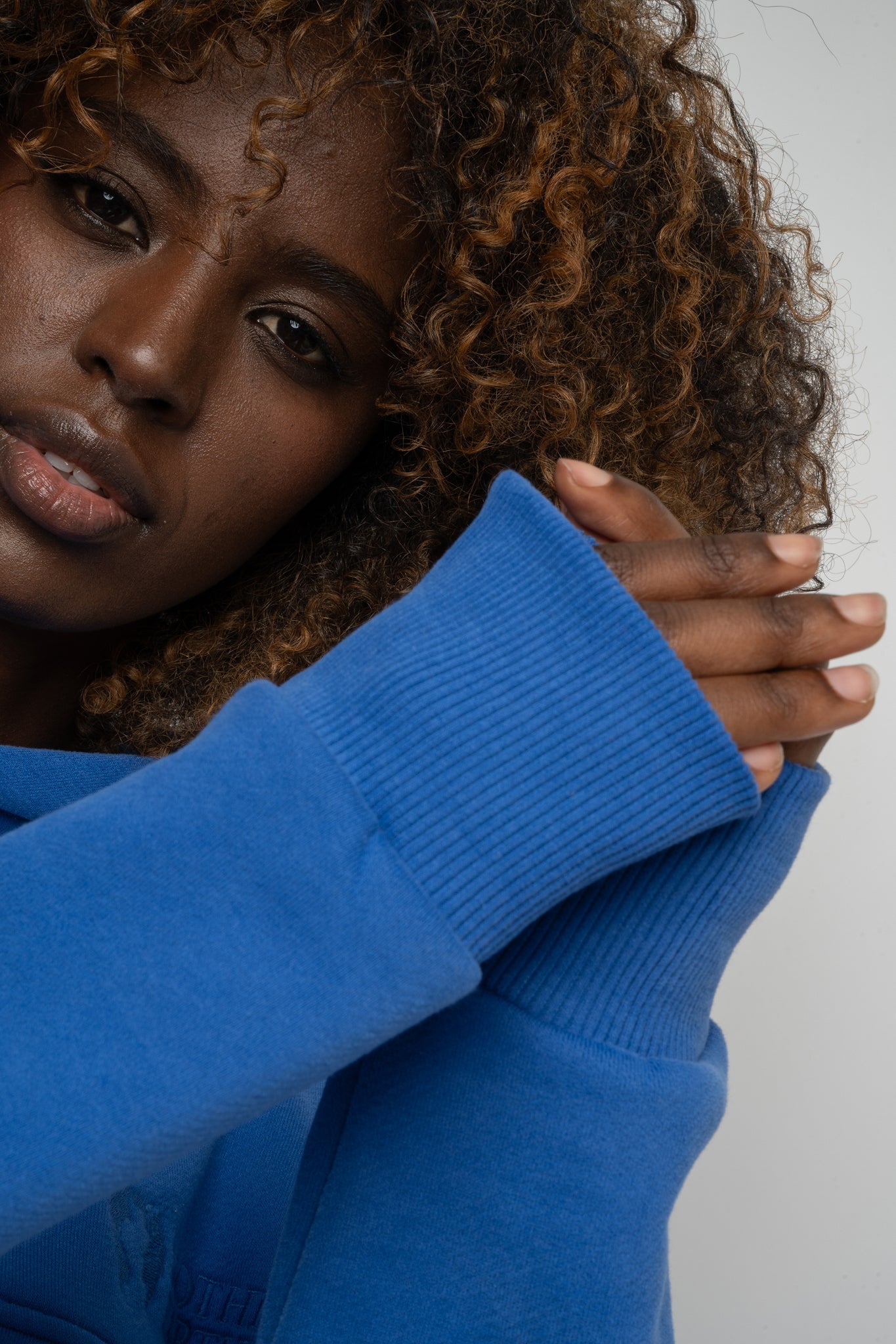 HOODED SWEATSHIRT BLUE – MURIA