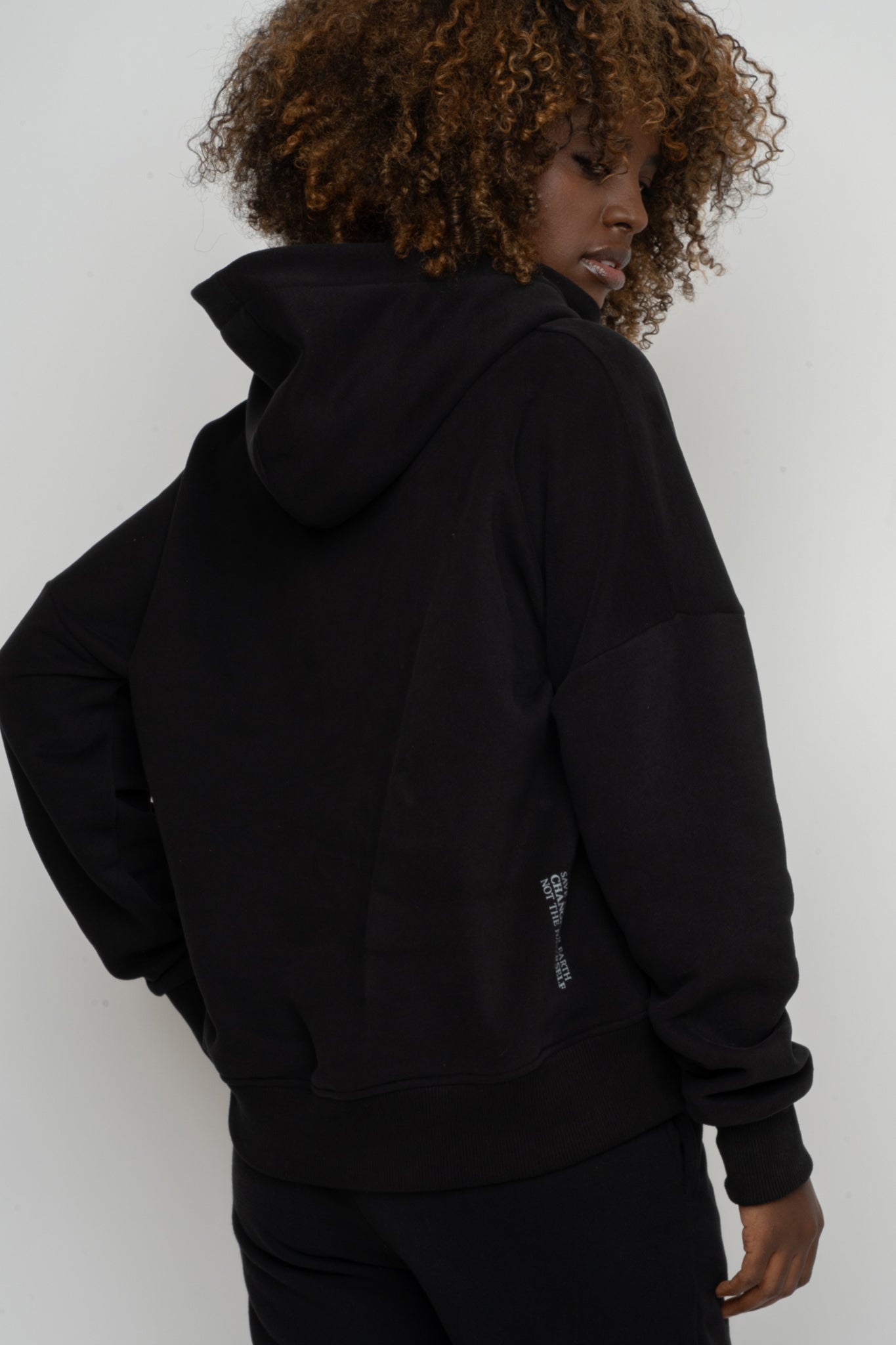 HOODED SWEATSHIRT BLACK – MURIA
