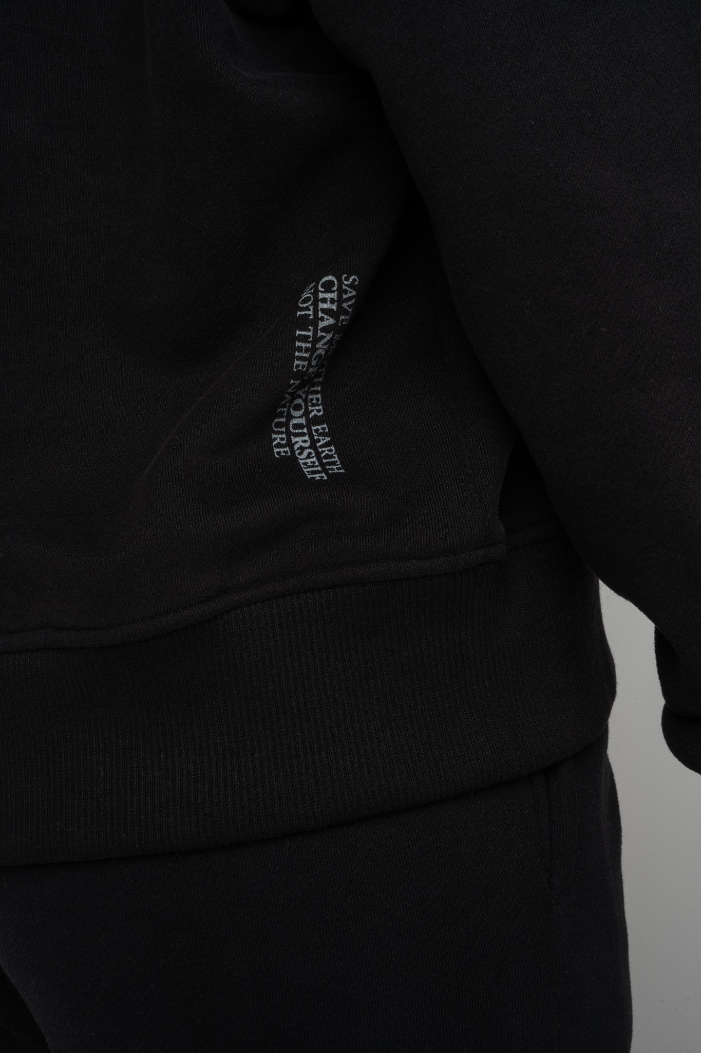 HOODED SWEATSHIRT BLACK – MURIA