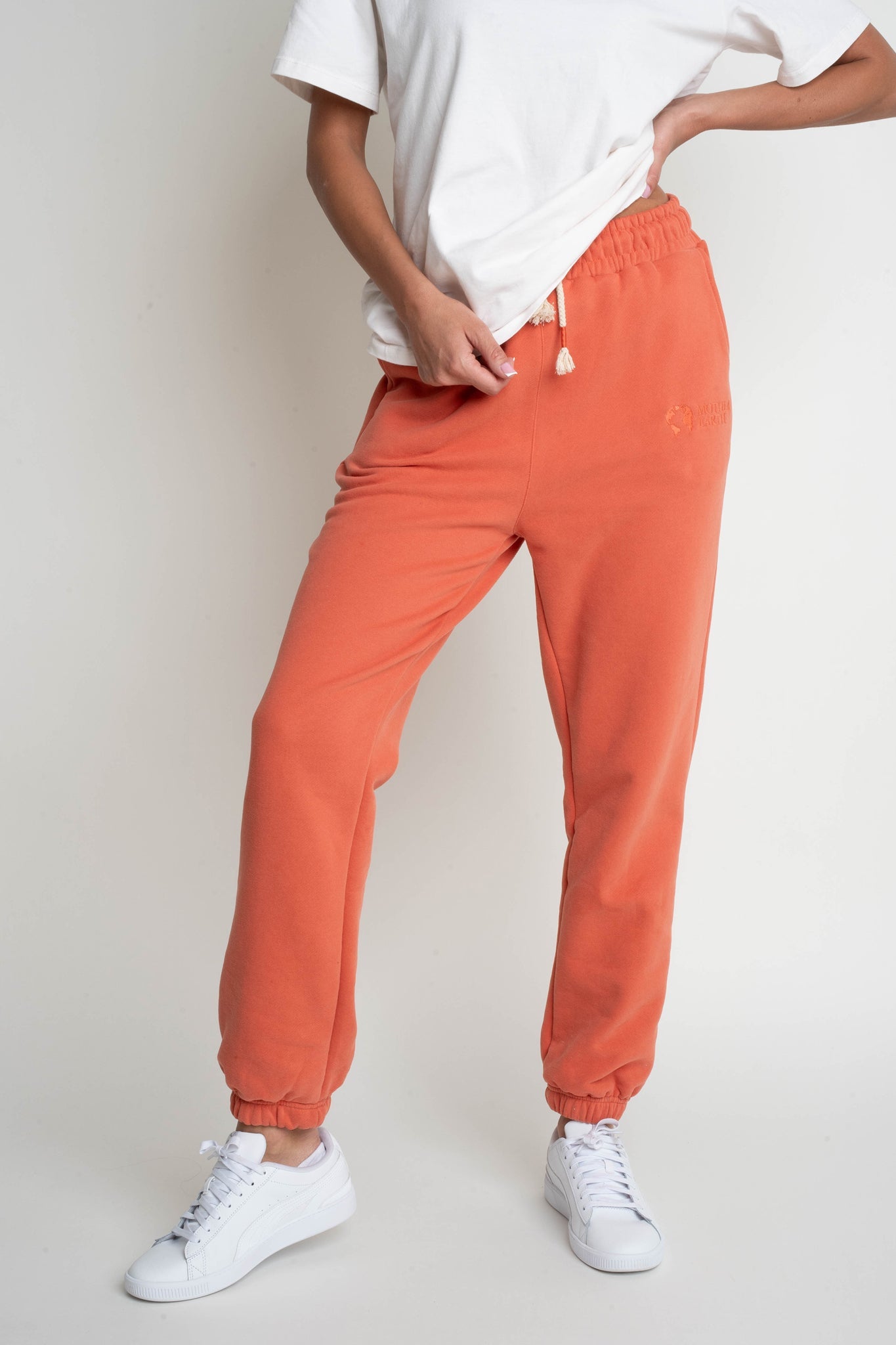 ORANGE REGULAR FIT SWEATPANTS – MILOS