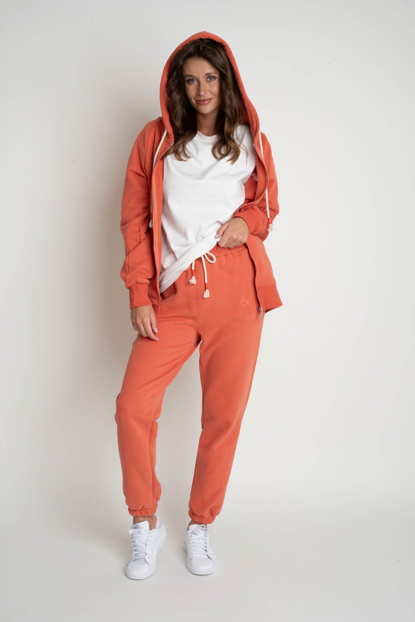 ORANGE REGULAR FIT SWEATPANTS – MILOS