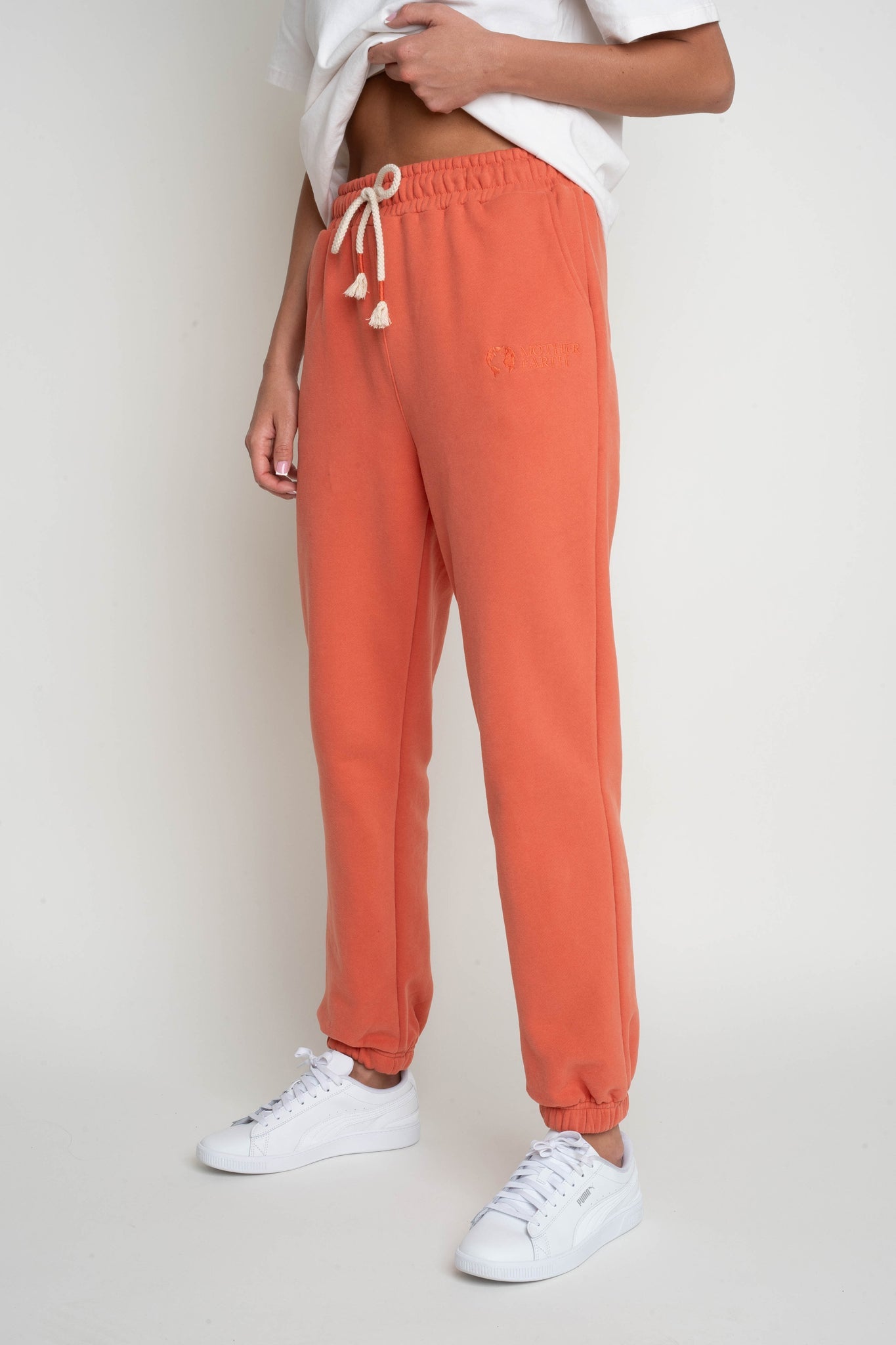 ORANGE REGULAR FIT SWEATPANTS – MILOS