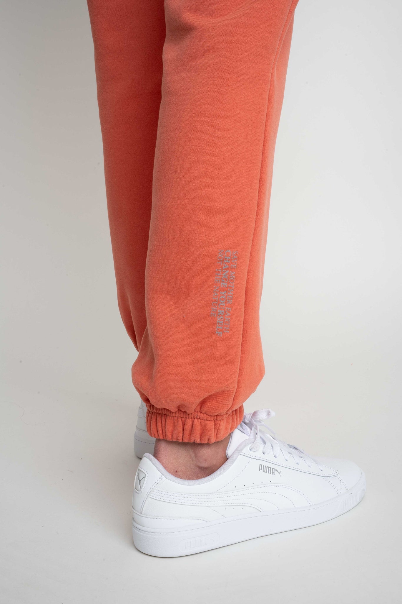 ORANGE REGULAR FIT SWEATPANTS – MILOS