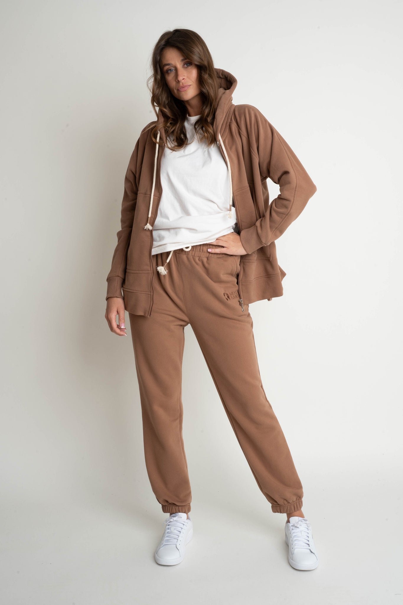 BROWN REGULAR FIT SWEATPANTS – MILOS