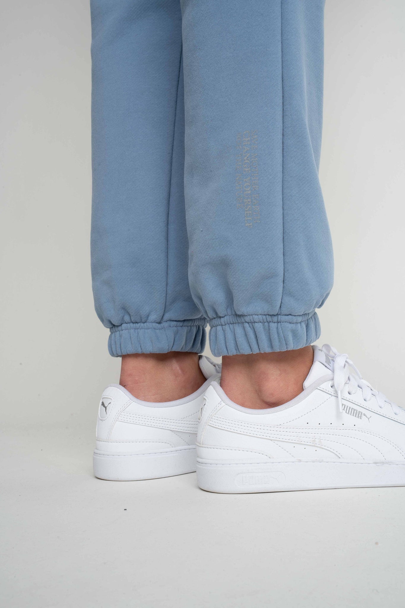 DARK BLUE REGULAR FIT SWEATPANTS – MILOS