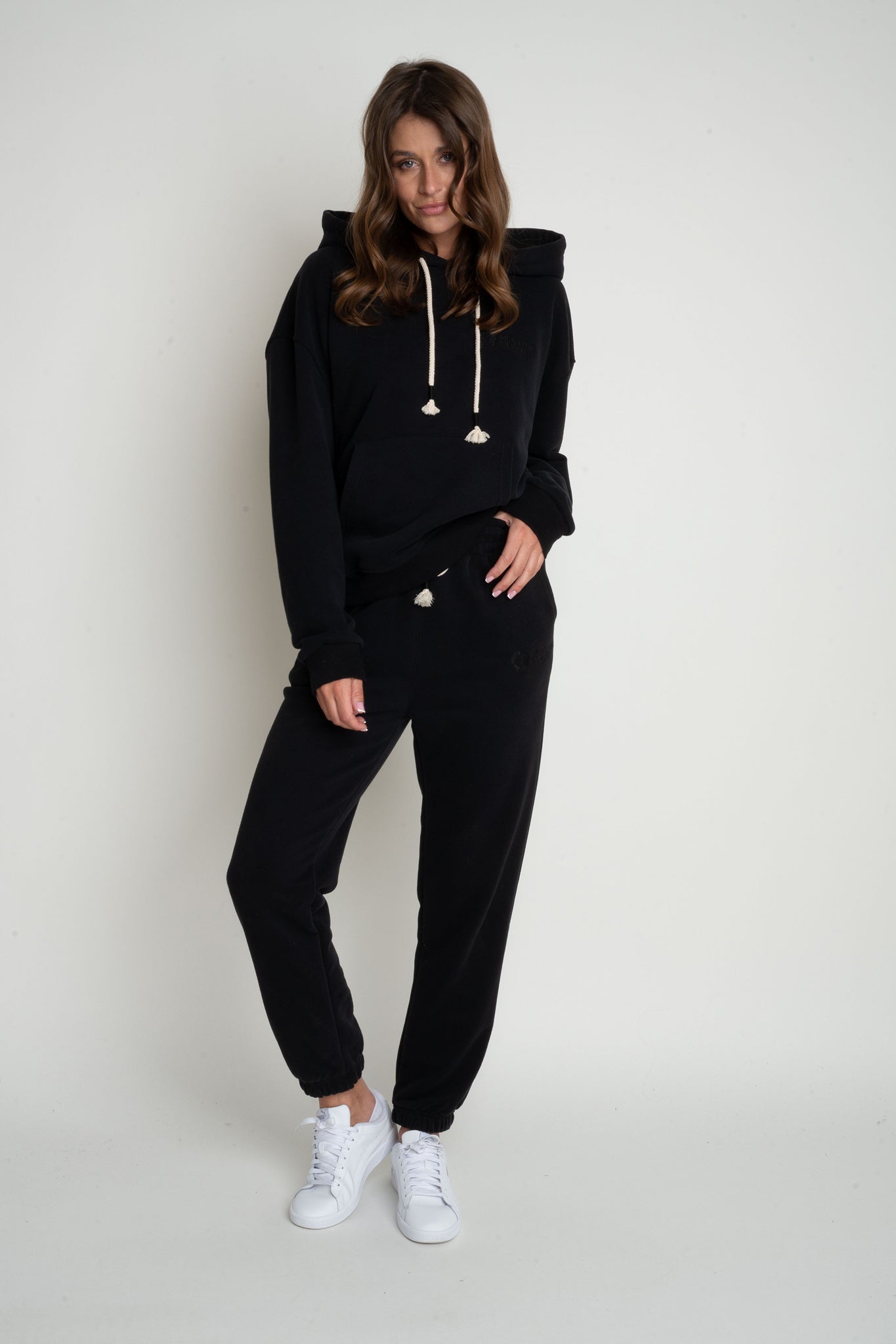 BLACK REGULAR FIT SWEATPANTS – MILOS