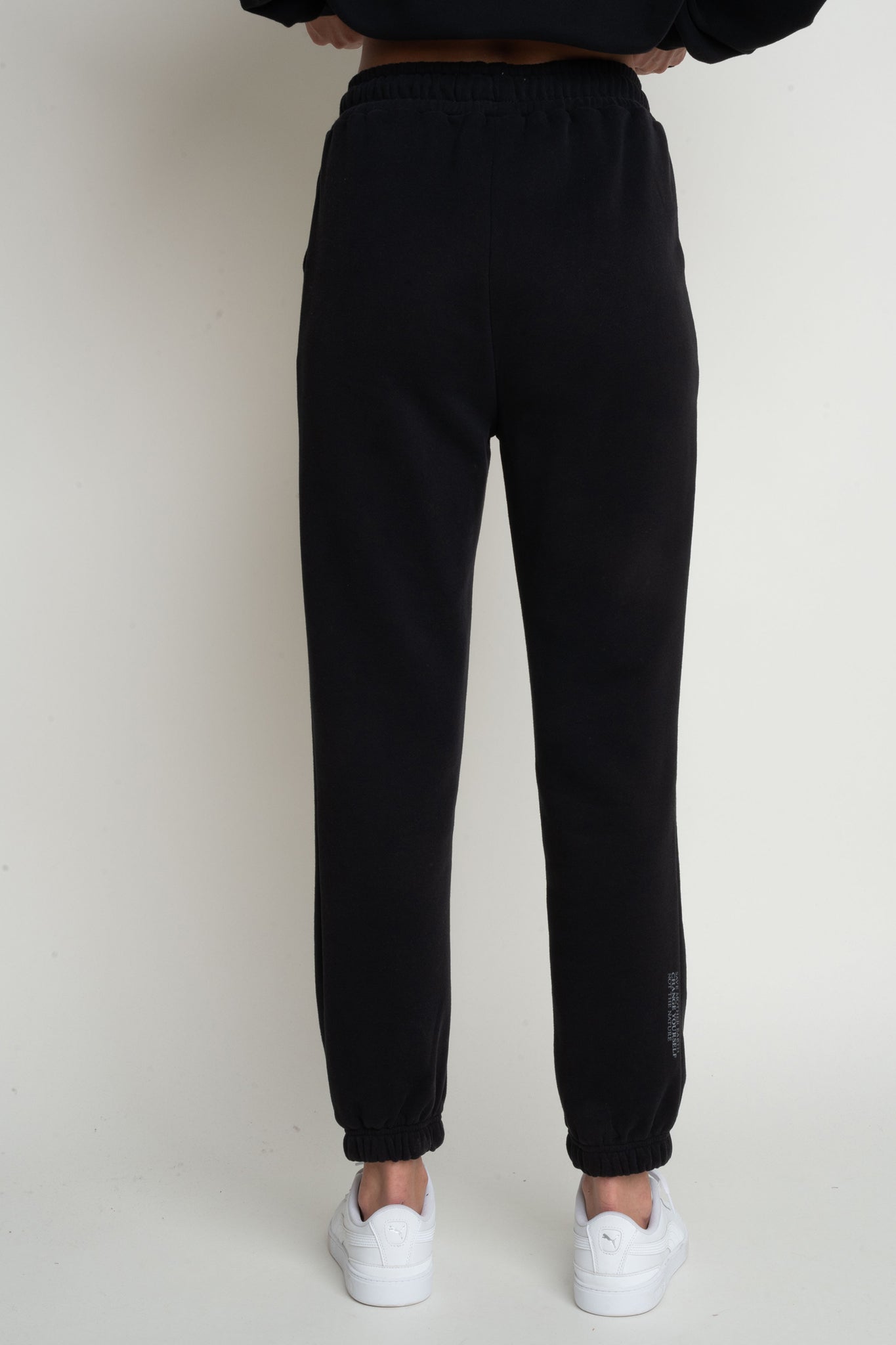 BLACK REGULAR FIT SWEATPANTS – MILOS