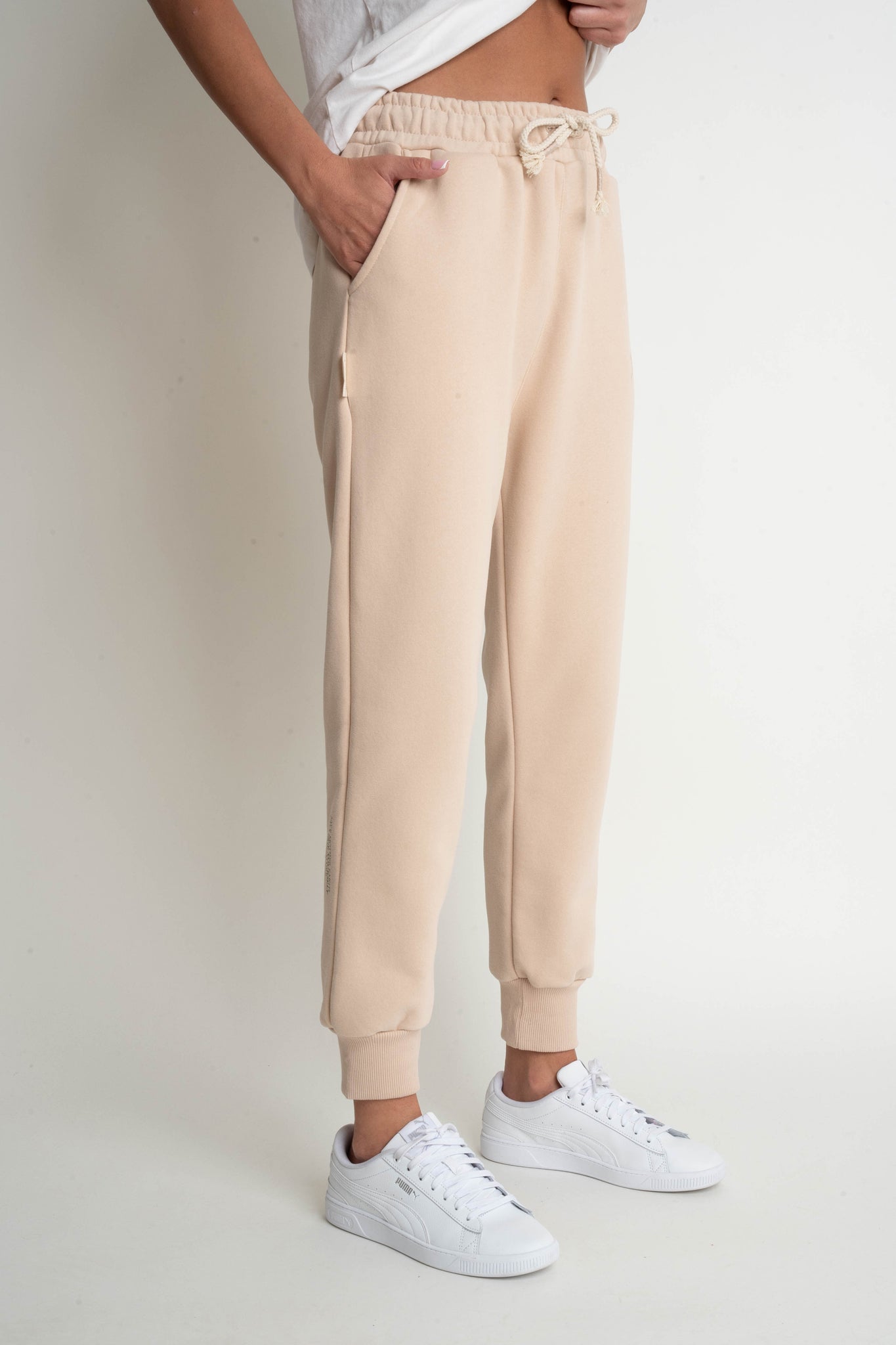 BEIGE JOGGER SWEATPANTS - BEGERA