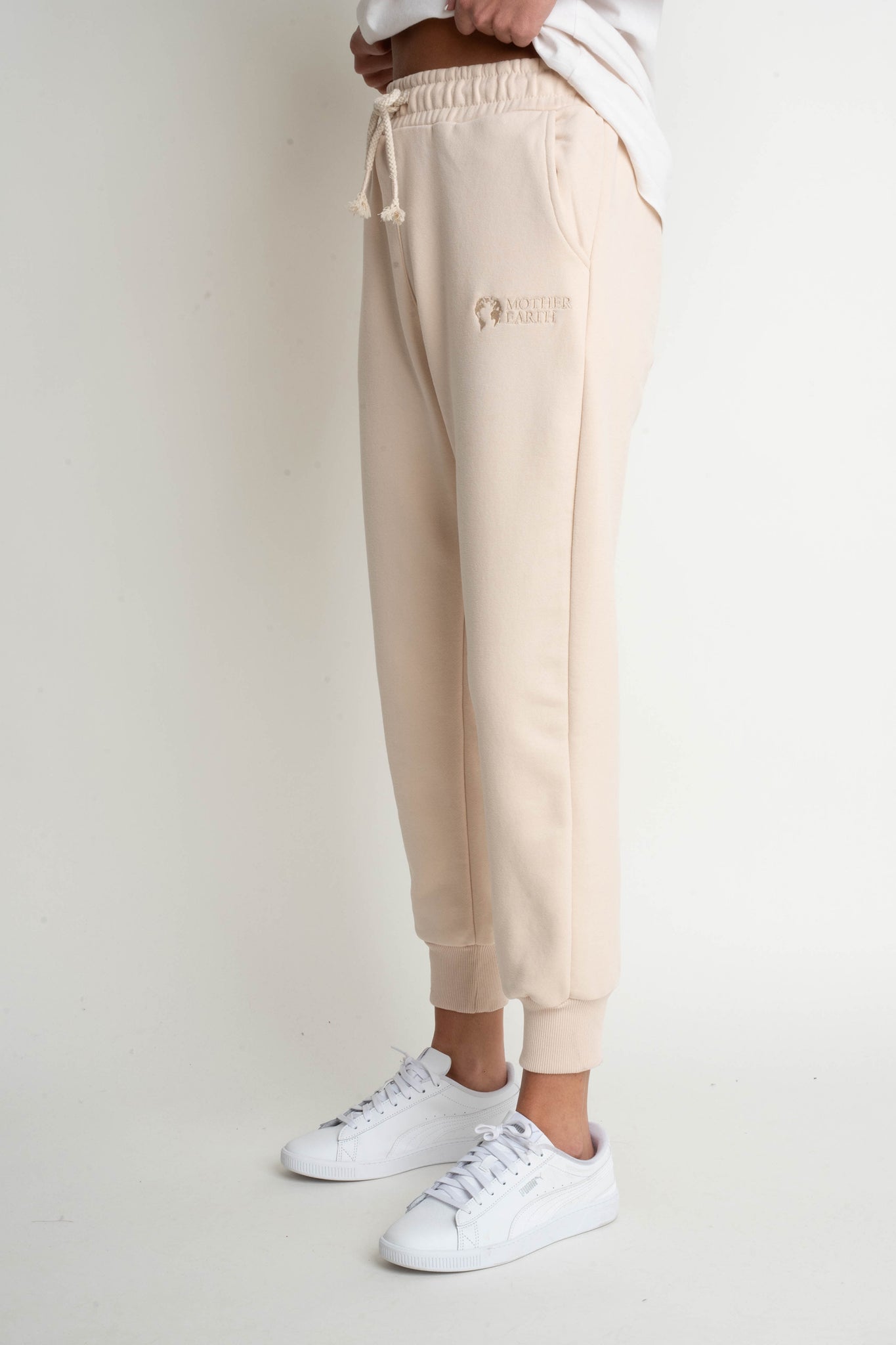 LIGHT BEIGE JOGGER SWEATPANTS - BEGERA
