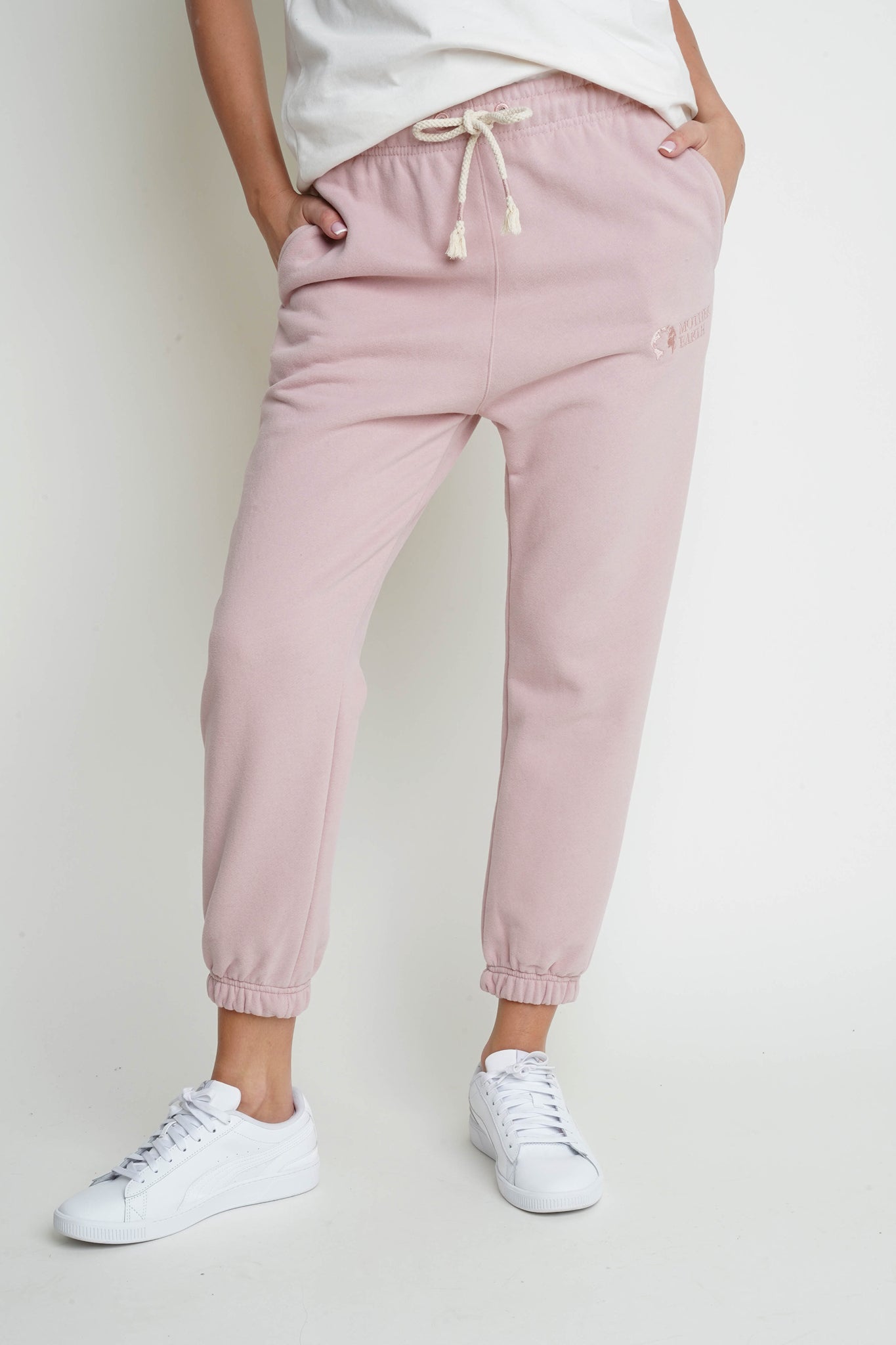 LIGHT PINK BAGGY SWEATPANTS - KARPATOS