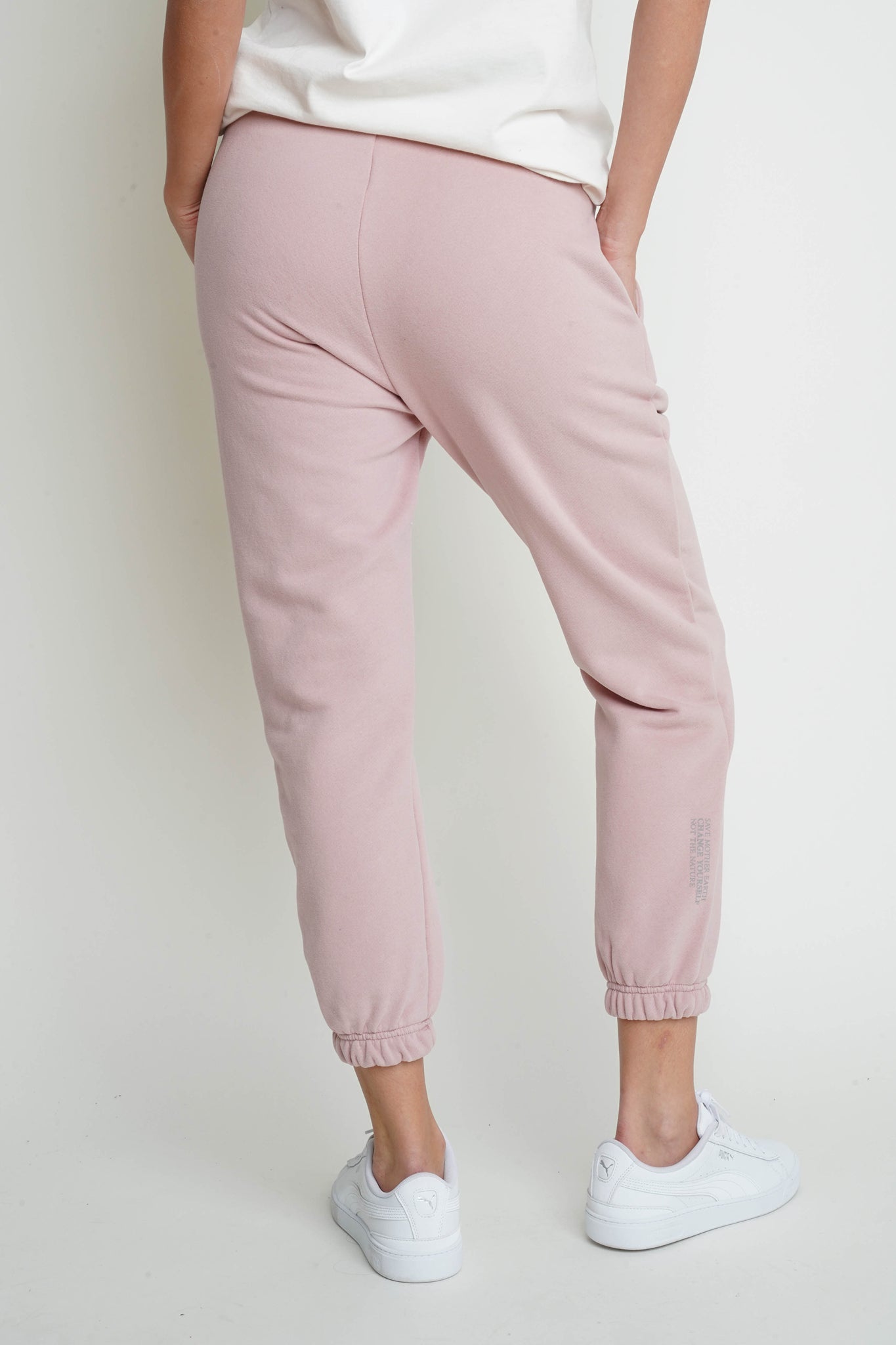 LIGHT PINK BAGGY SWEATPANTS - KARPATOS