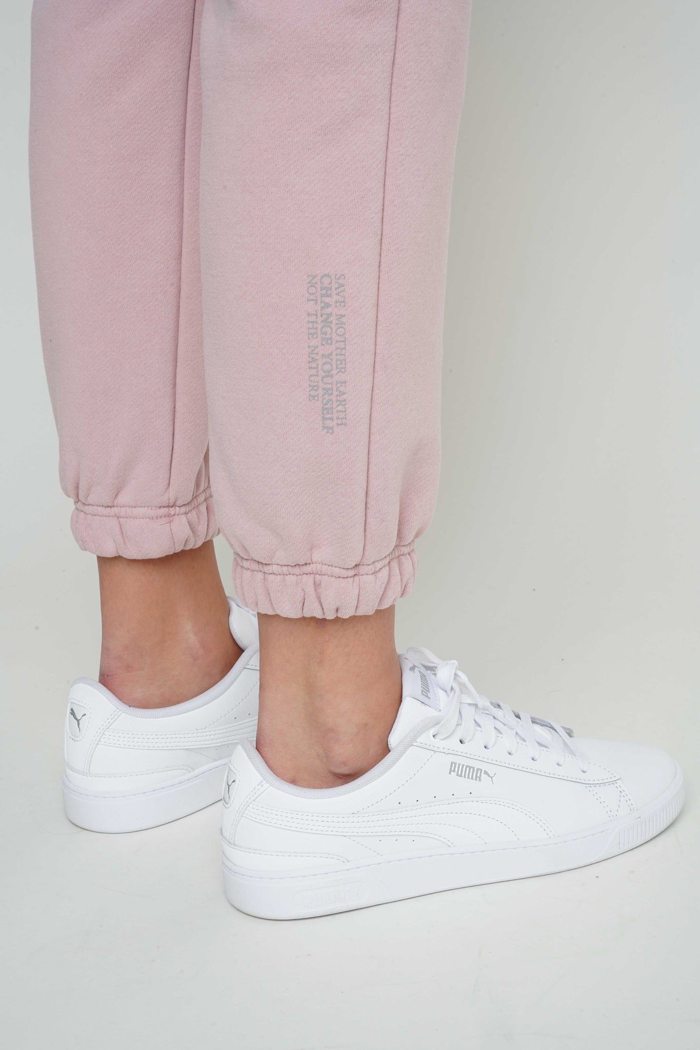 LIGHT PINK BAGGY SWEATPANTS - KARPATOS