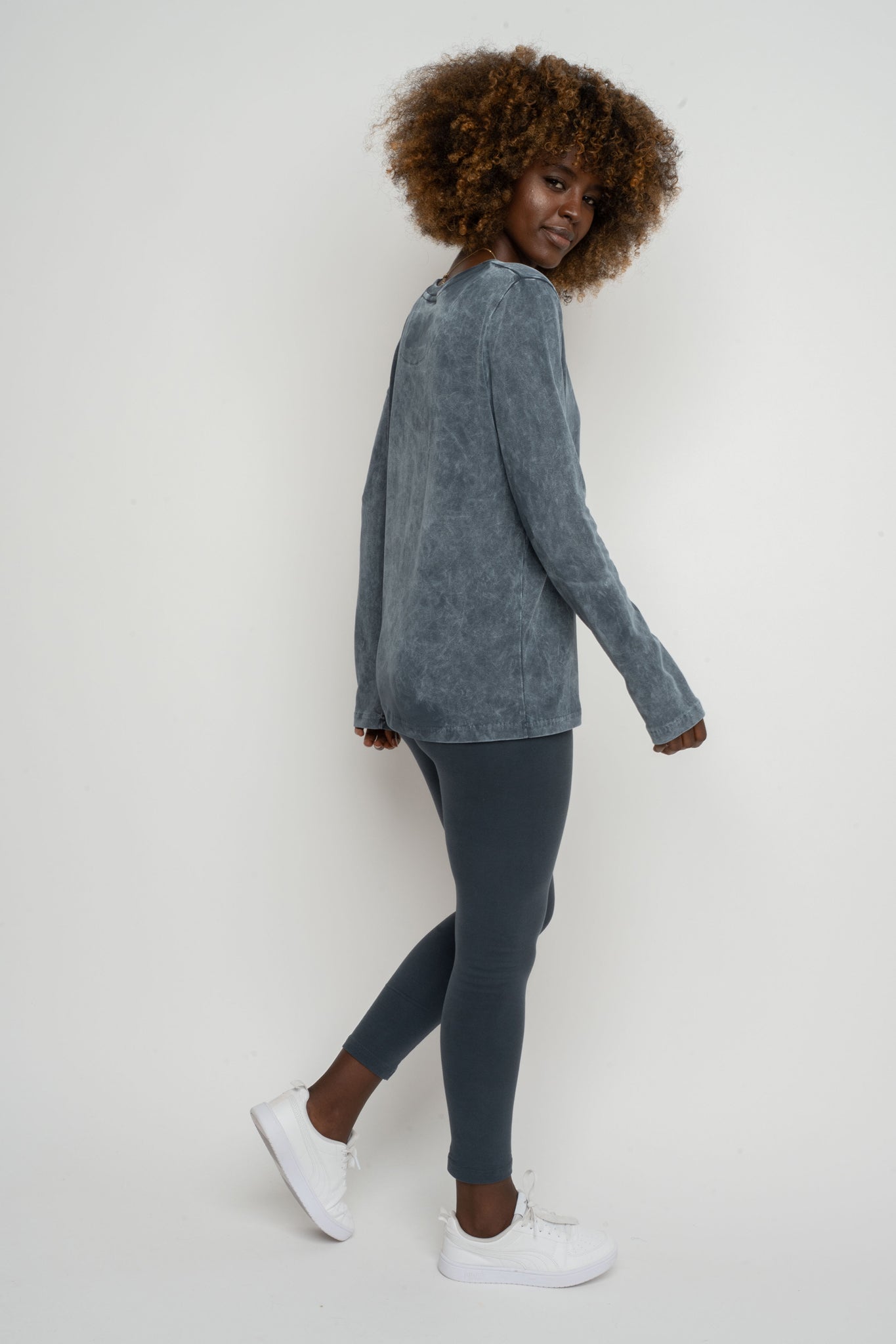 LONG SLEEVE WASHED EFFECT TOP GRAPHITE - POLIKSENA