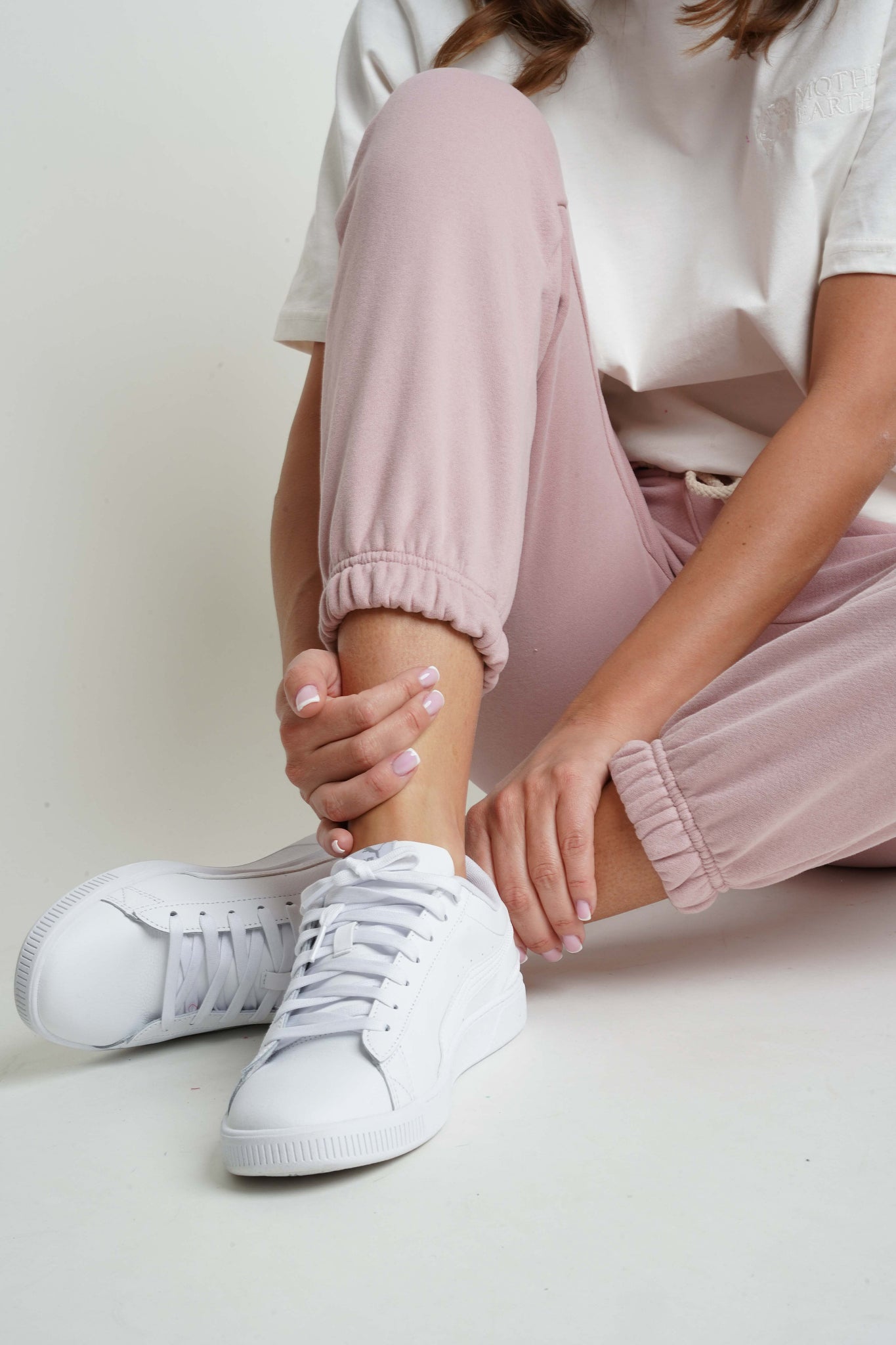 LIGHT PINK BAGGY SWEATPANTS - KARPATOS