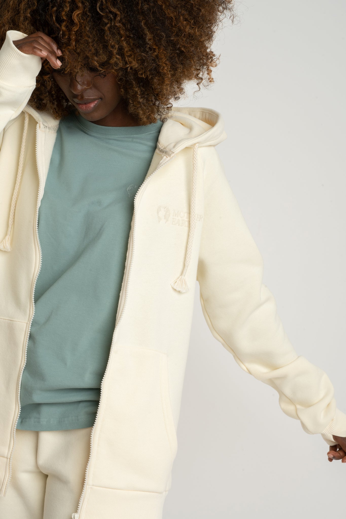 ECRU ZIP-UP HOODIE - ZANZIBAR