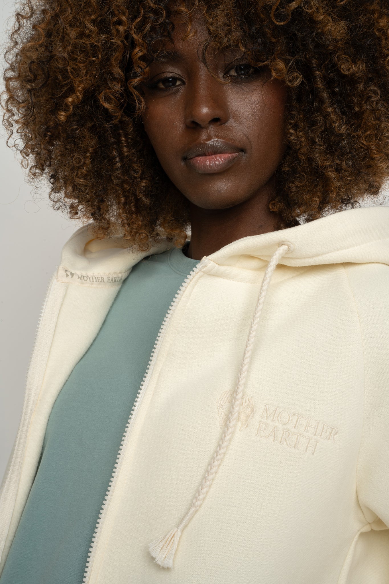 ECRU ZIP-UP HOODIE - ZANZIBAR