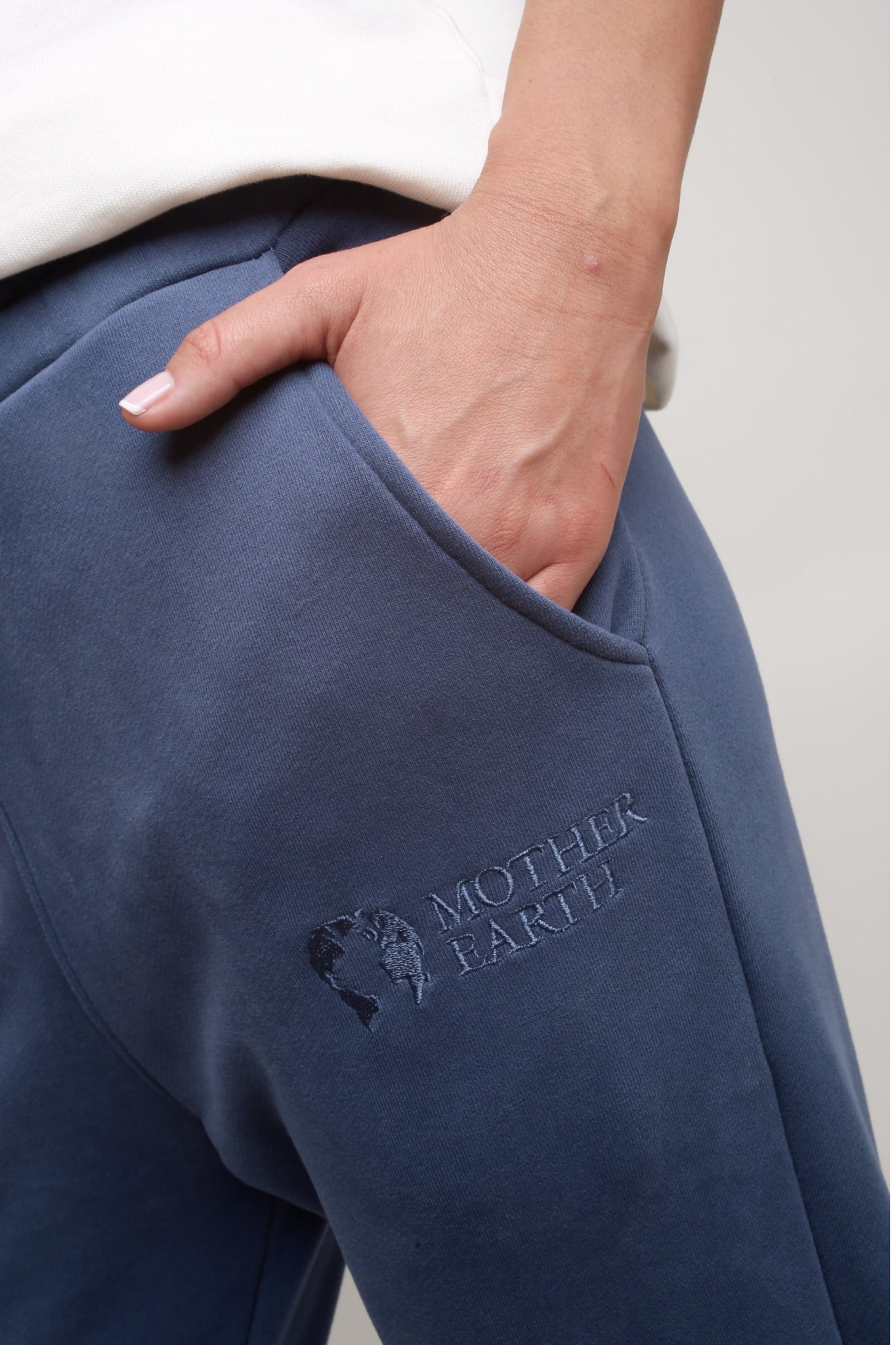 NAVY BLUE JOGGER SWEATPANTS - BEGERA