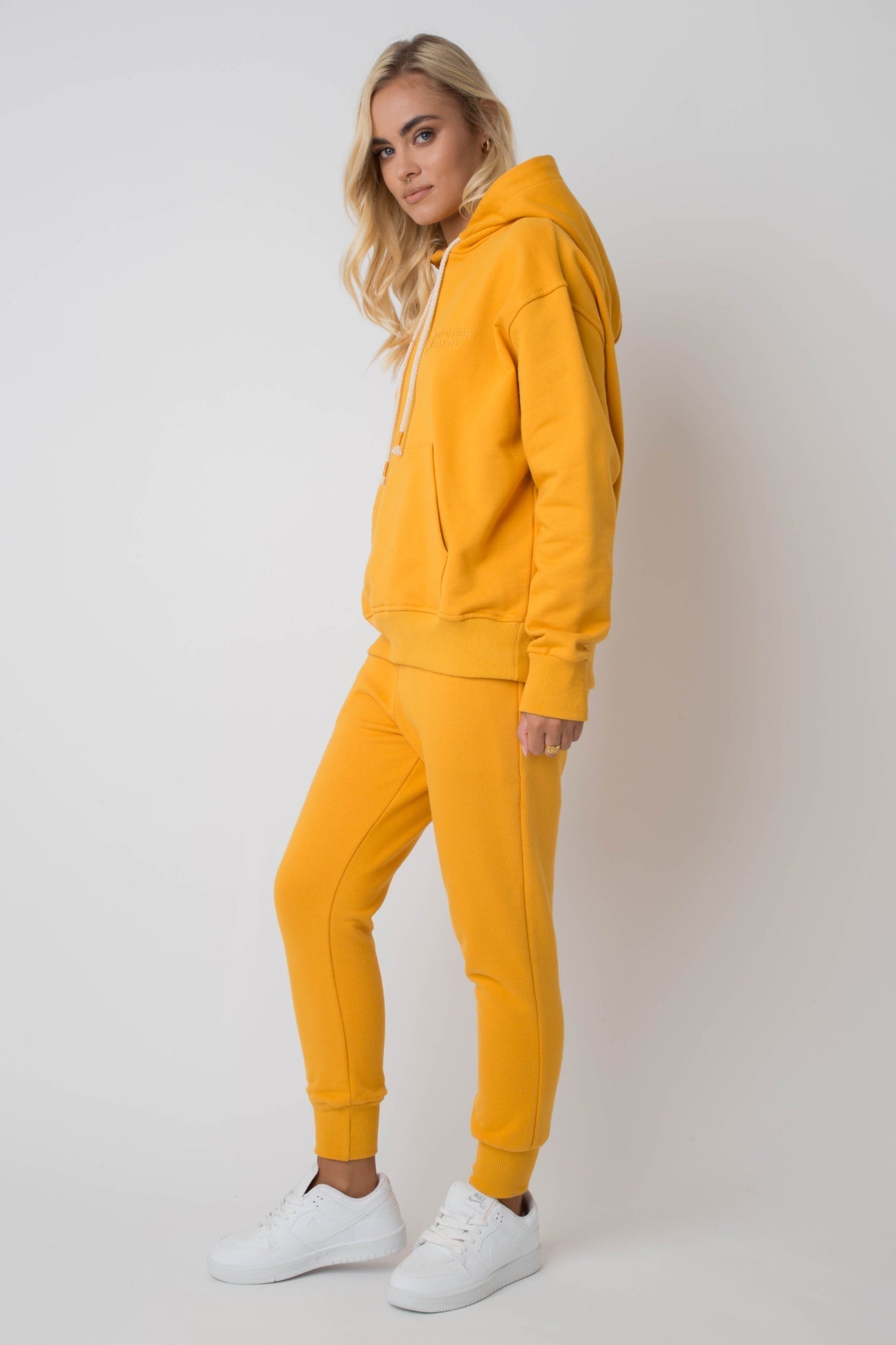 Orangefarbener Sweatsuit - Braga