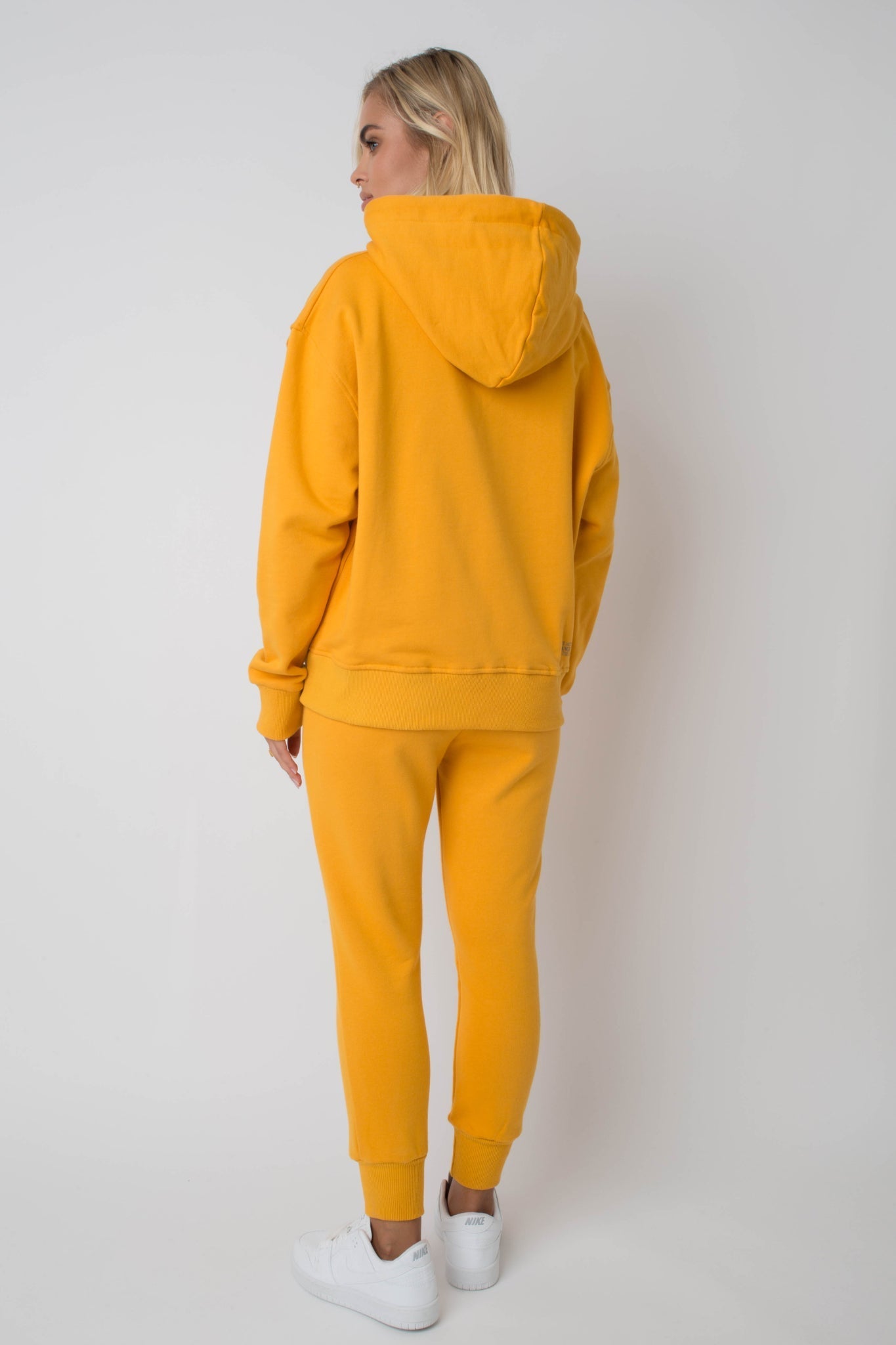 Orangefarbener Sweatsuit - Braga