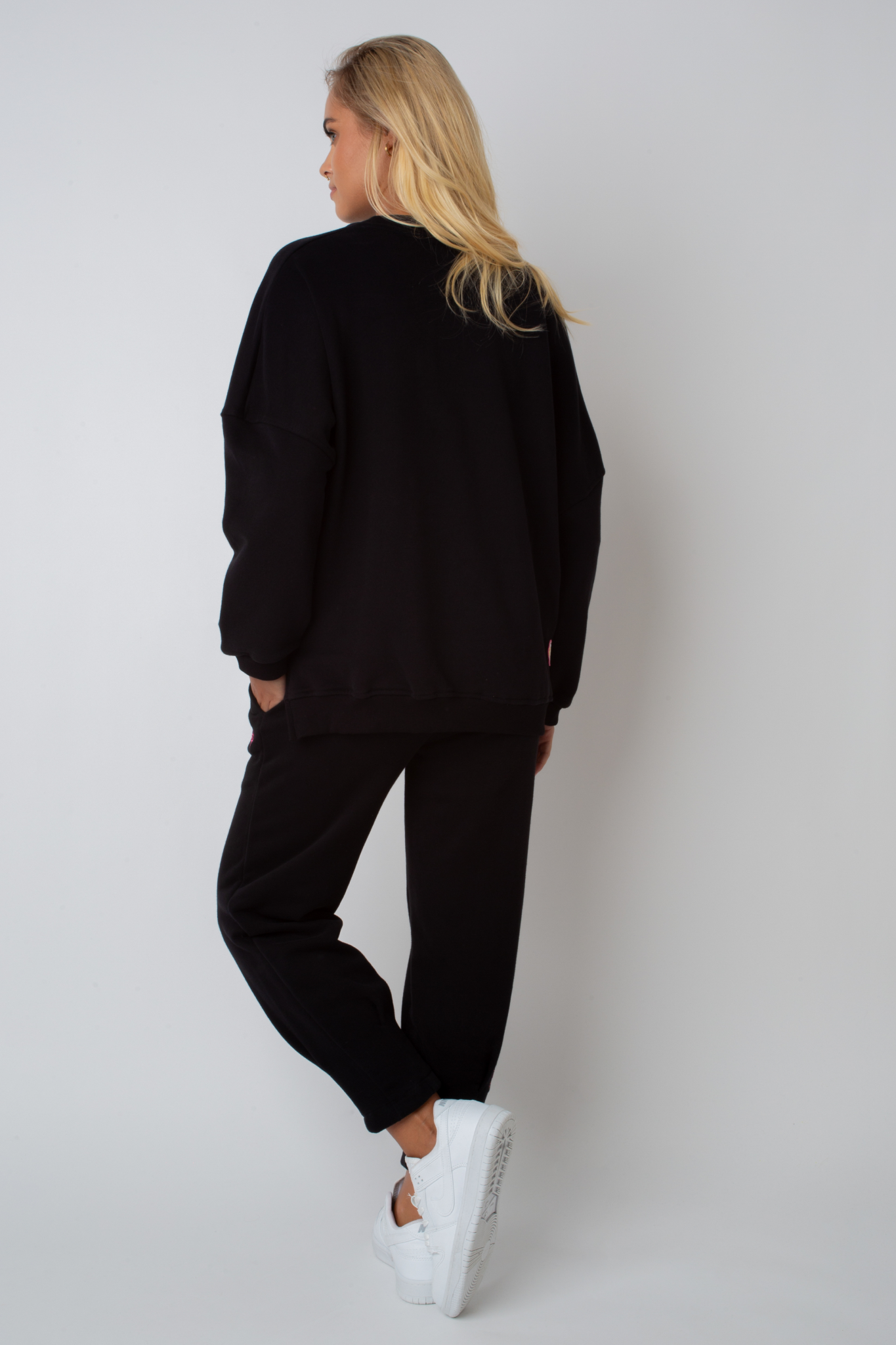 La Chica Crewneck Sweatshirt in Schwarz - Vald