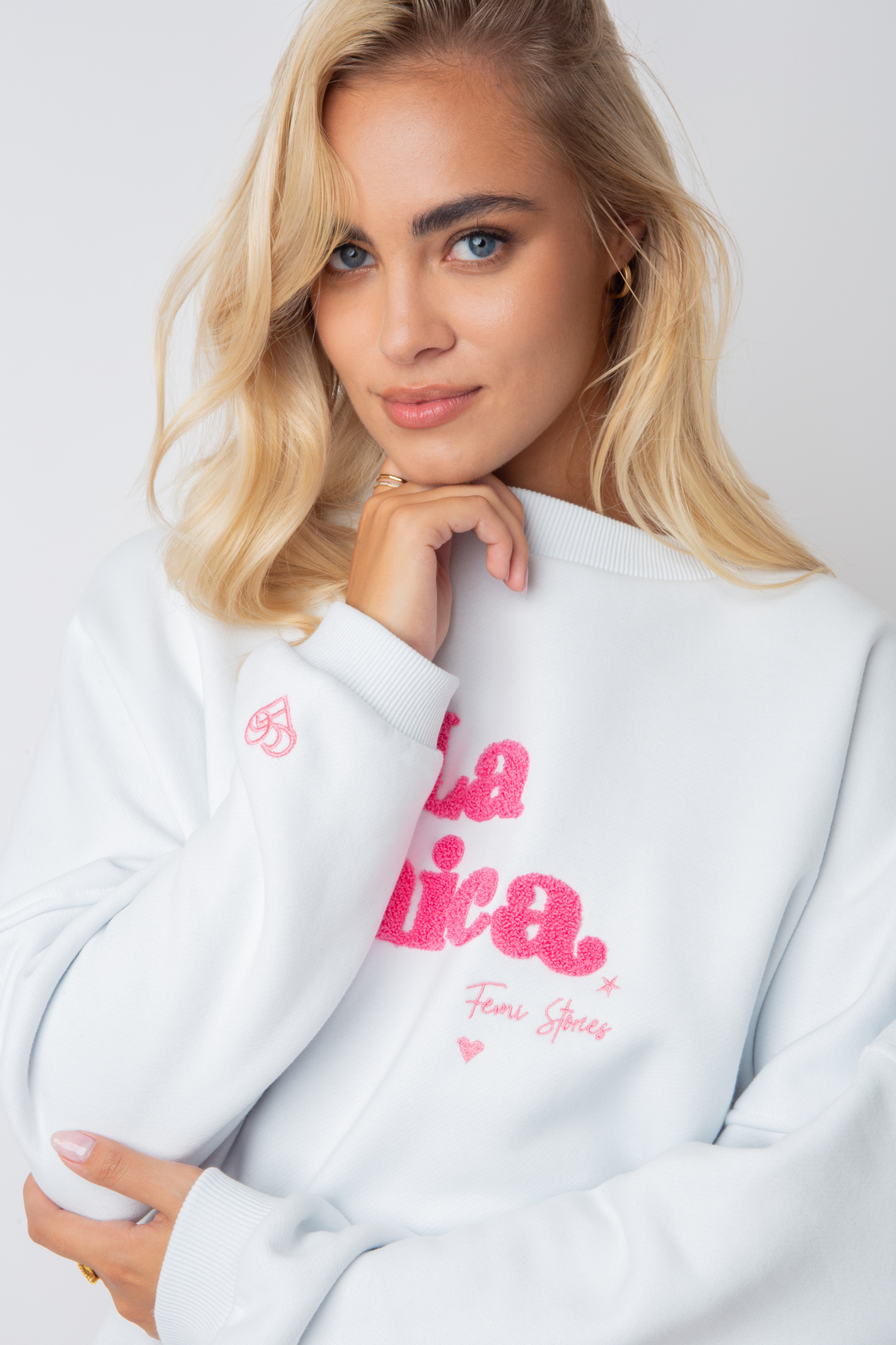 La Chica Crewneck Sweatshirt in Weiß - Vald