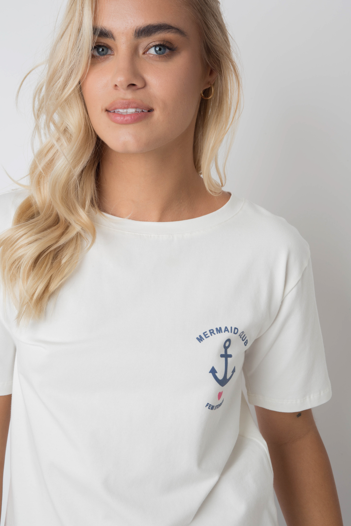 Mermaid Club ECRU T -Shirt mit Marine Blue Print - Manuel