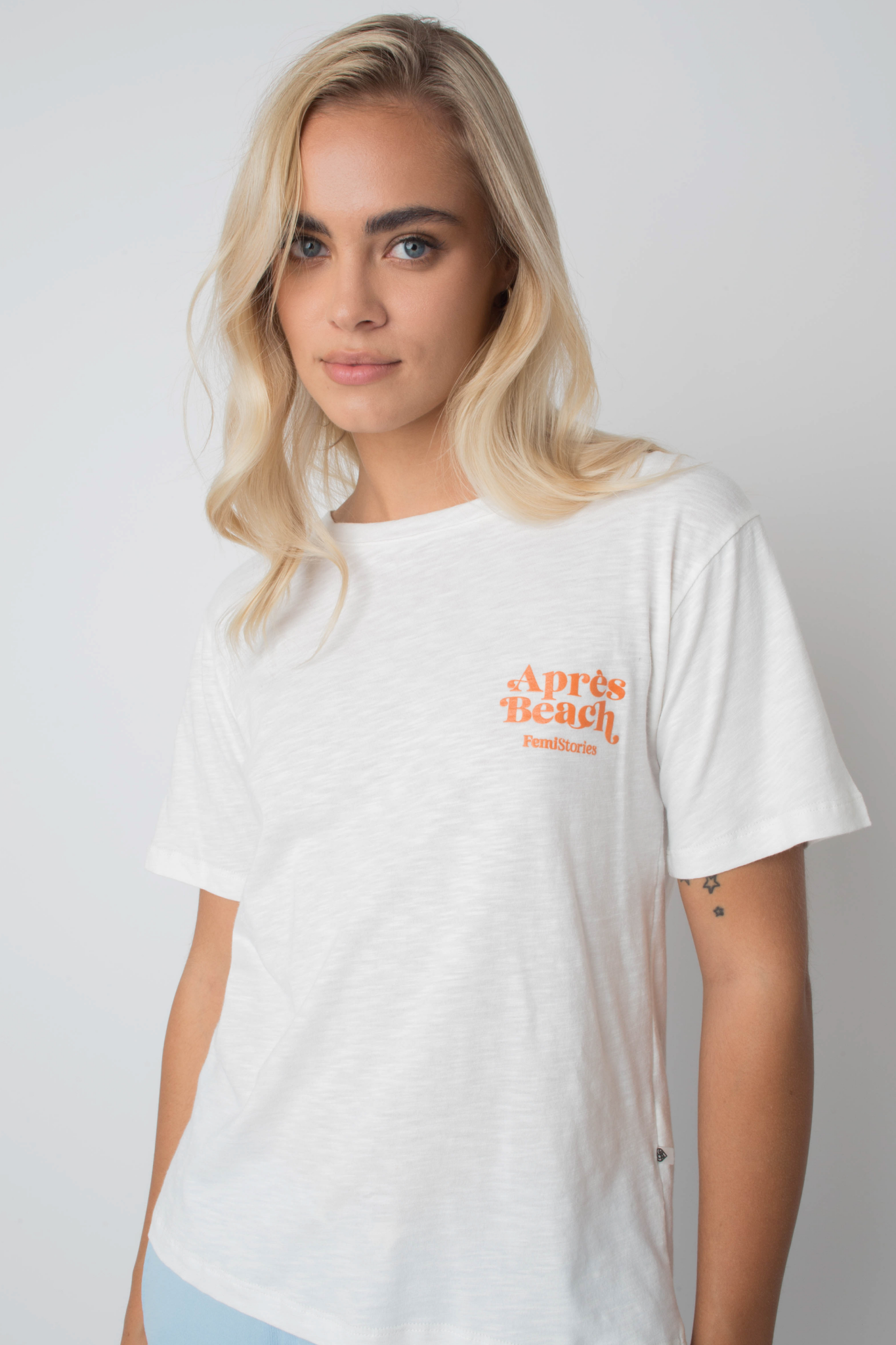 T -Shirt Apres Beach Ecru mit Orangendruck - Manuel