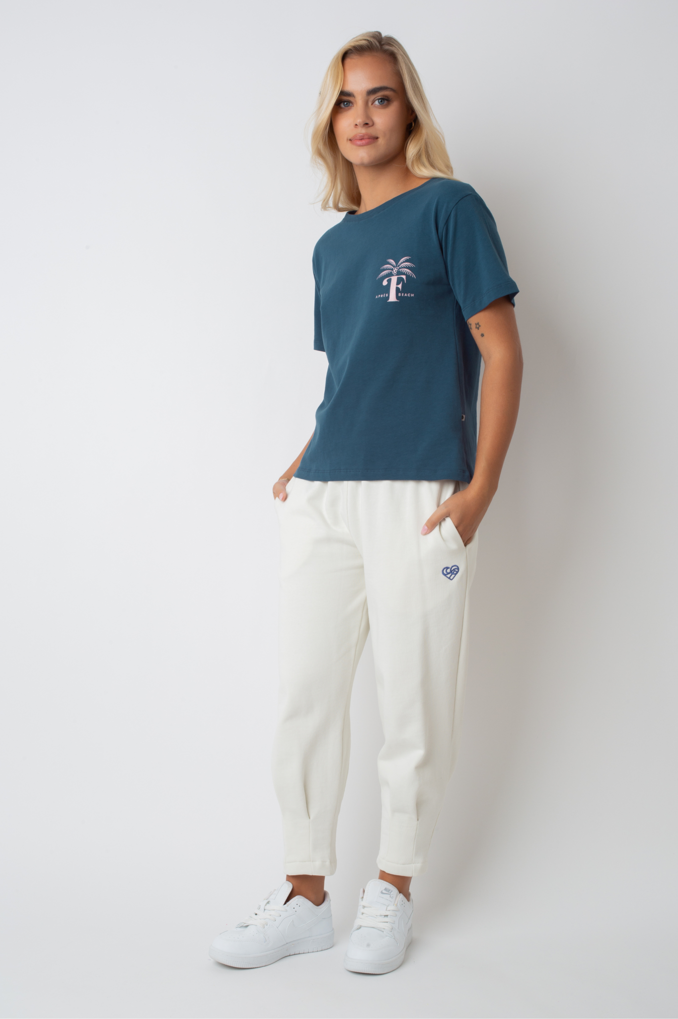 Apres Beach Marine Blue T -Shirt mit rosa Palmendruck - Manuel