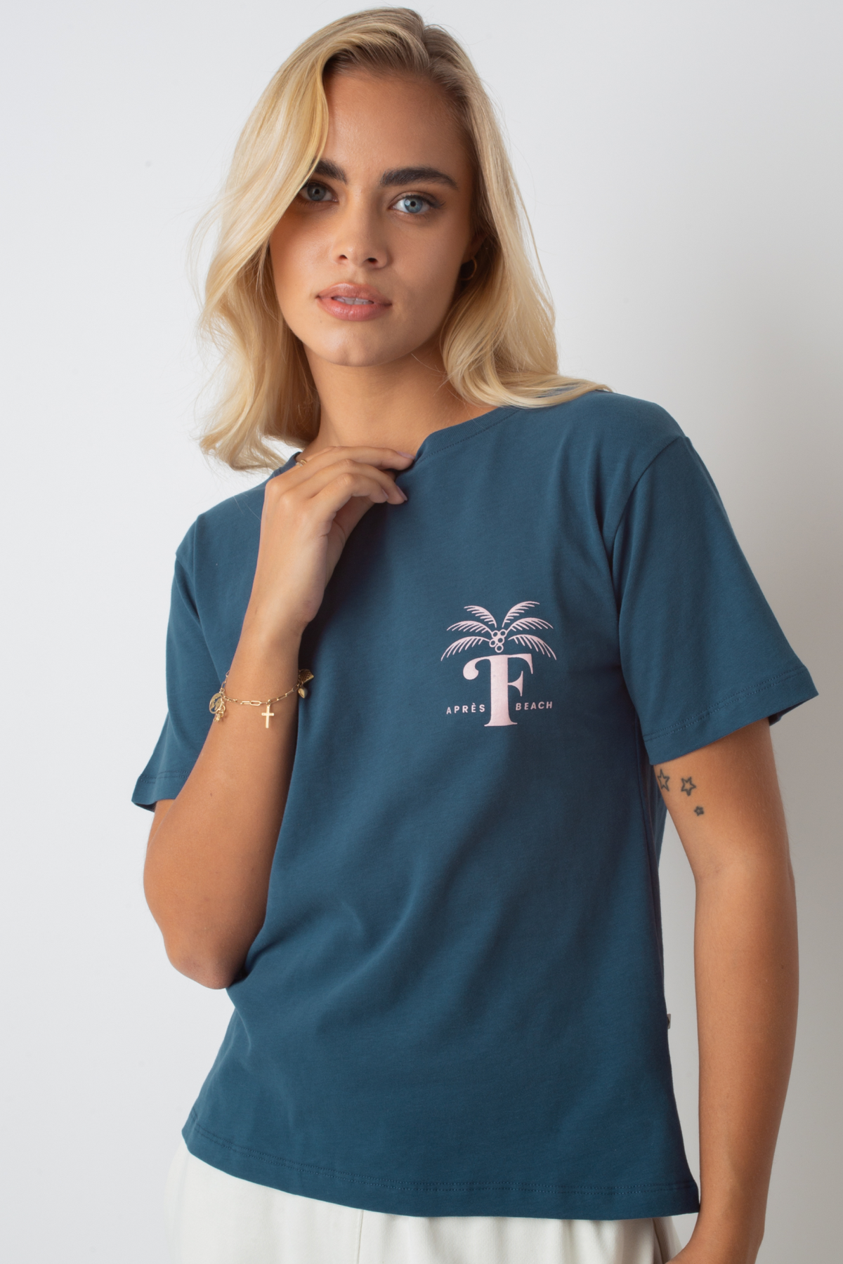 Apres Beach Marine Blue T -Shirt mit rosa Palmendruck - Manuel